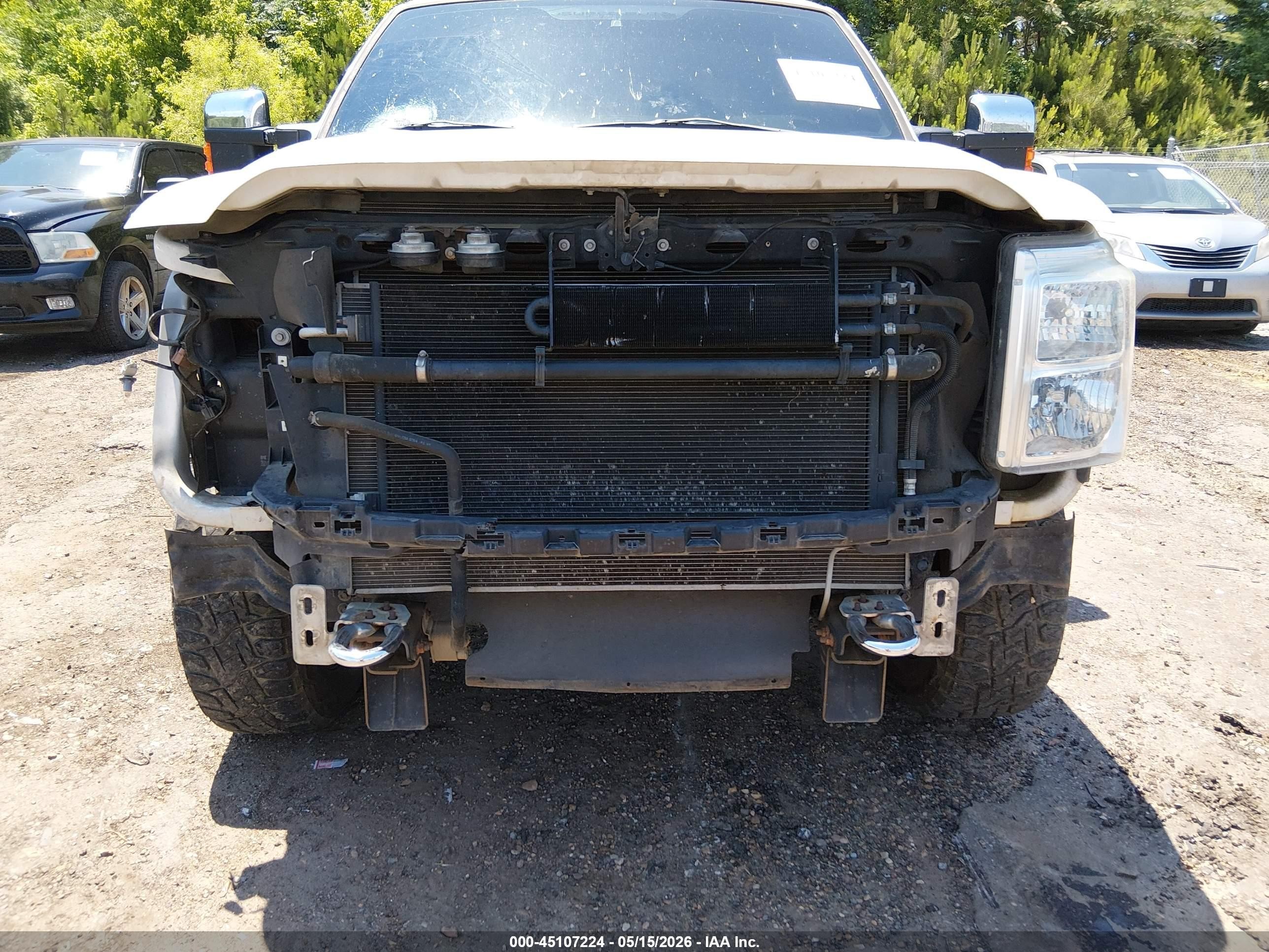 2015 Ford F-250 Lariat White vin: 1FT7W2BT1FEC60693