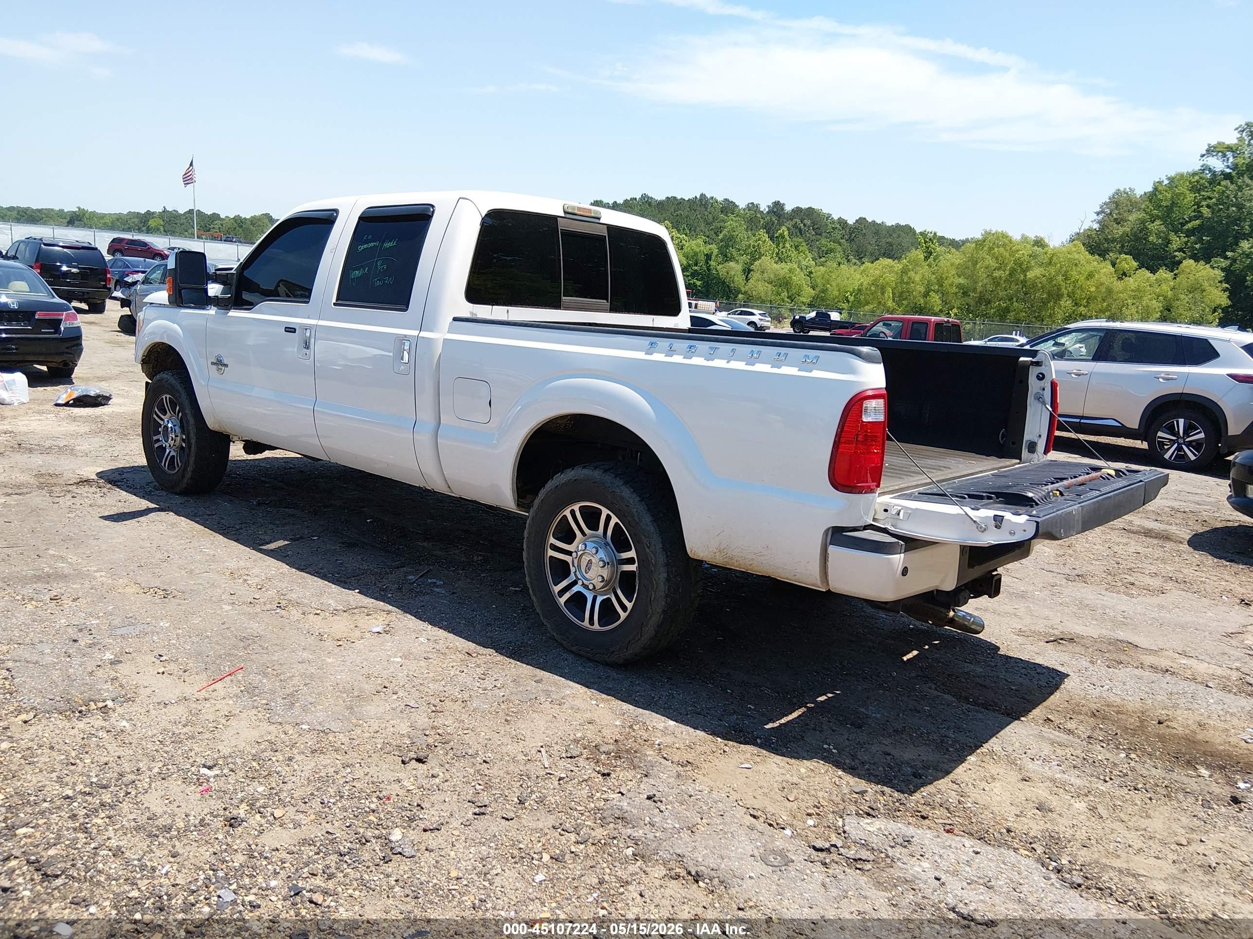 2015 Ford F-250 Lariat White vin: 1FT7W2BT1FEC60693