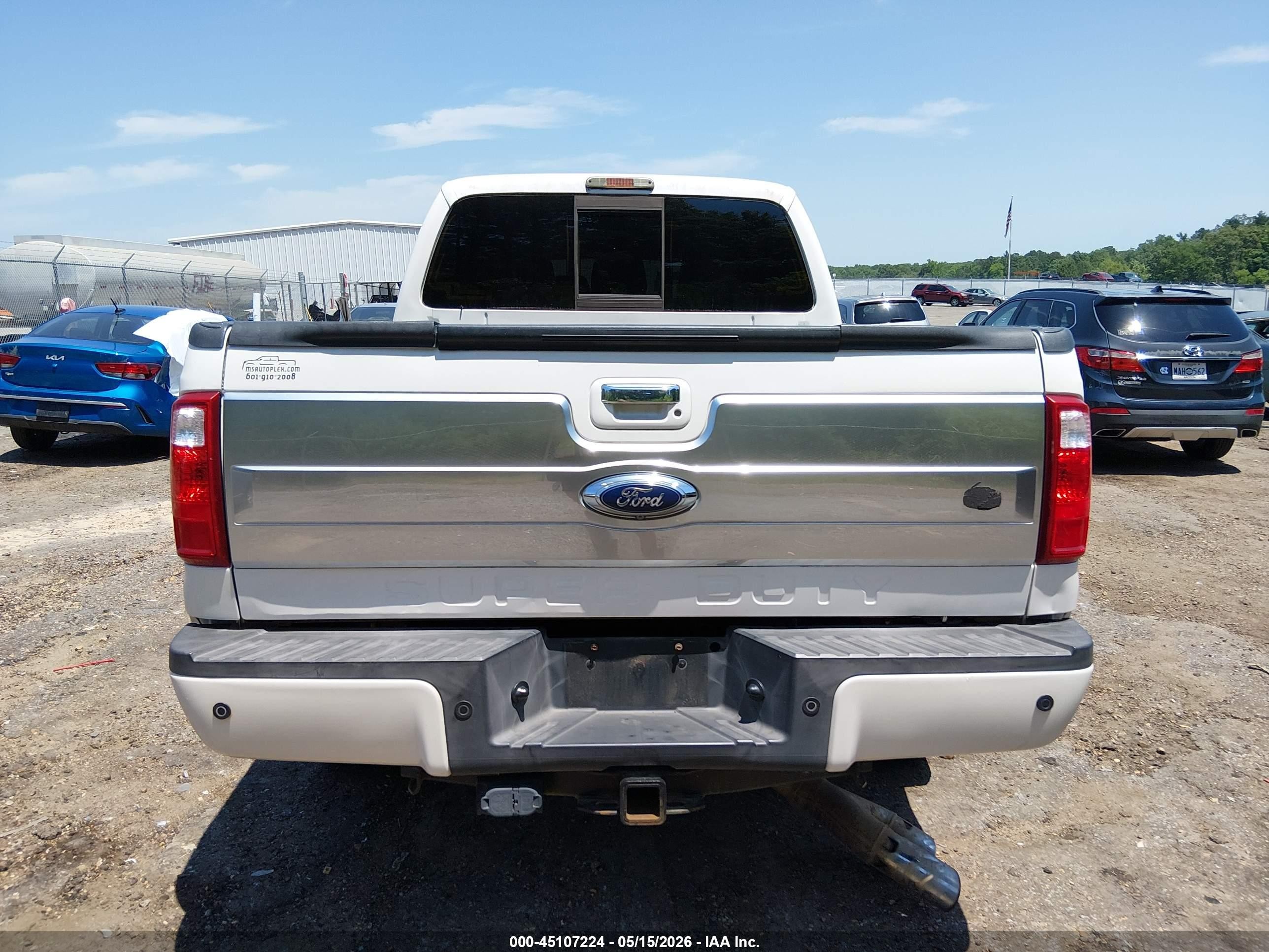 2015 Ford F-250 Lariat White vin: 1FT7W2BT1FEC60693