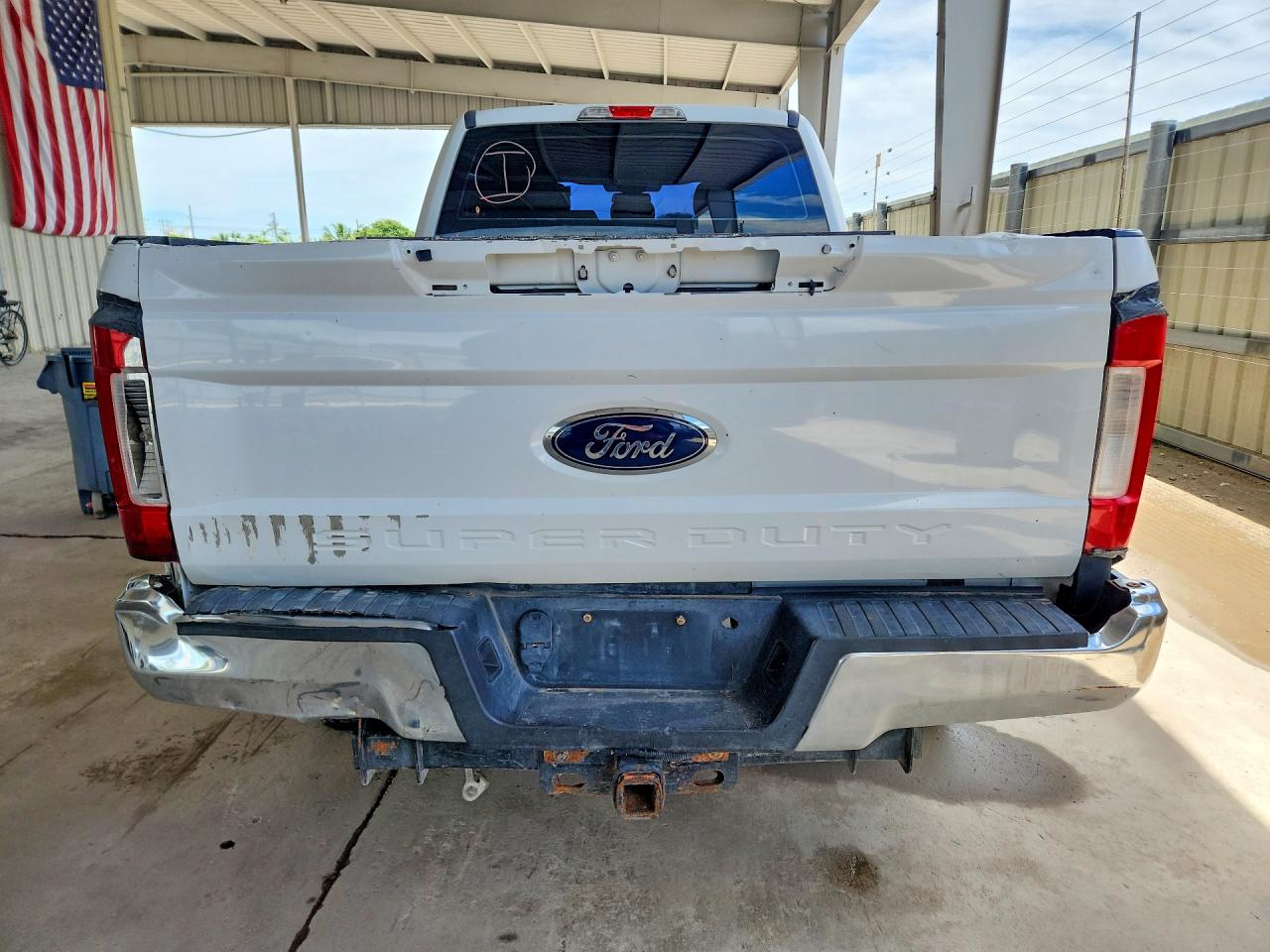 2017 Ford F250 Super Duty White vin: 1FT7W2BT1HEC96418