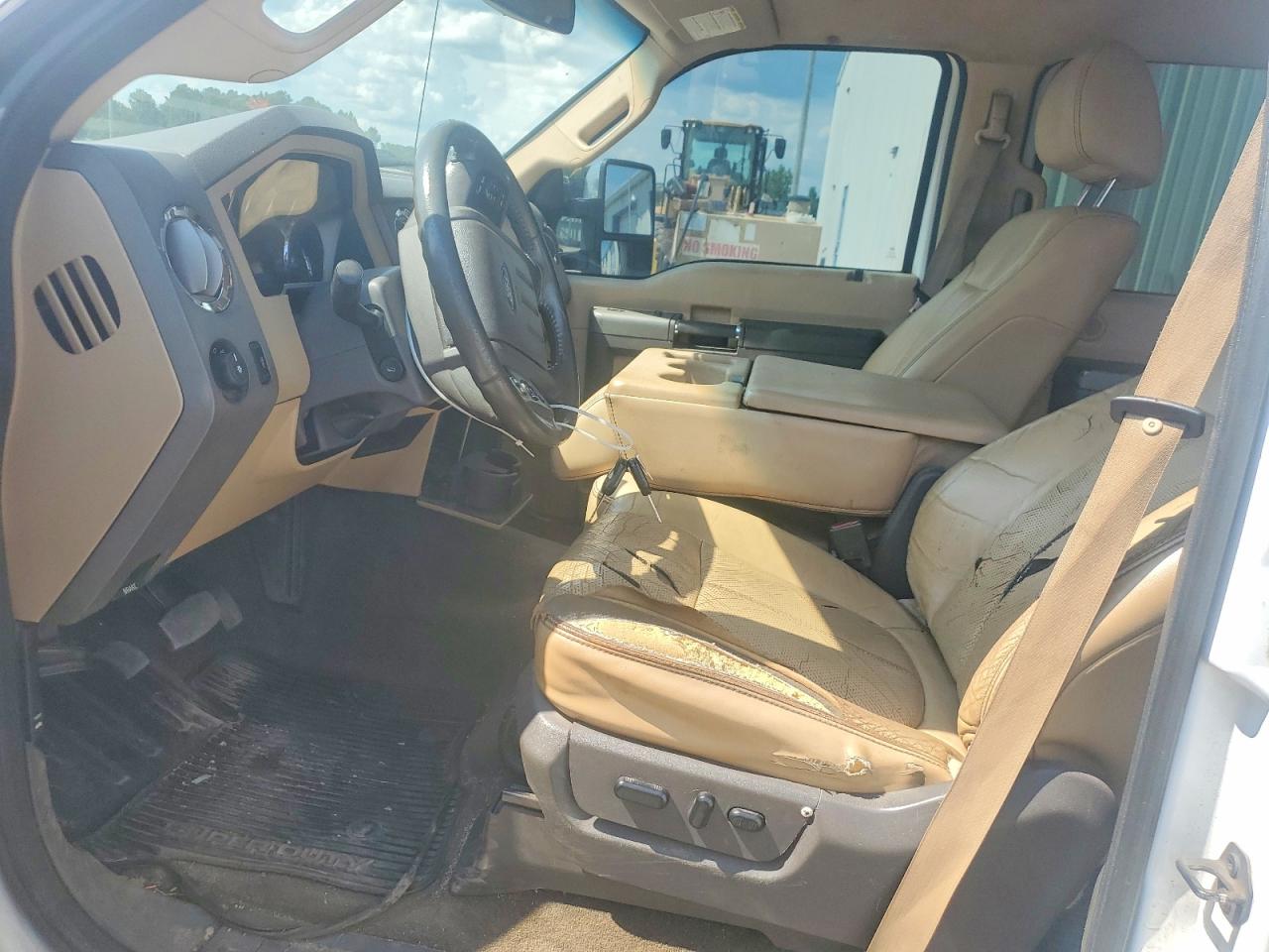 2011 Ford F250 Super Duty White vin: 1FT7W2BT2BEB30187
