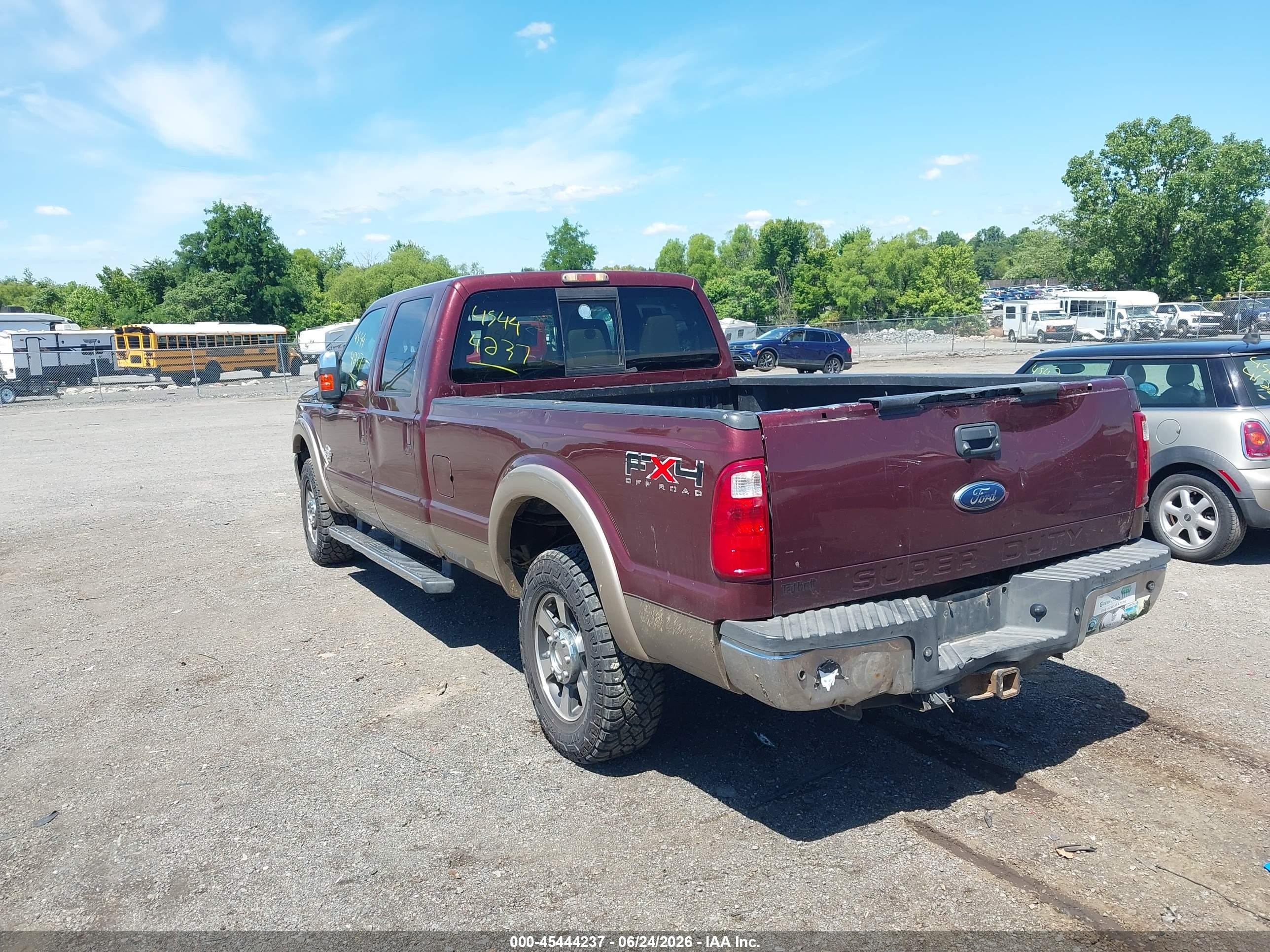 2011 Ford Super Duty F-250 Srw Lariat Maroon vin: 1FT7W2BT2BEB72245