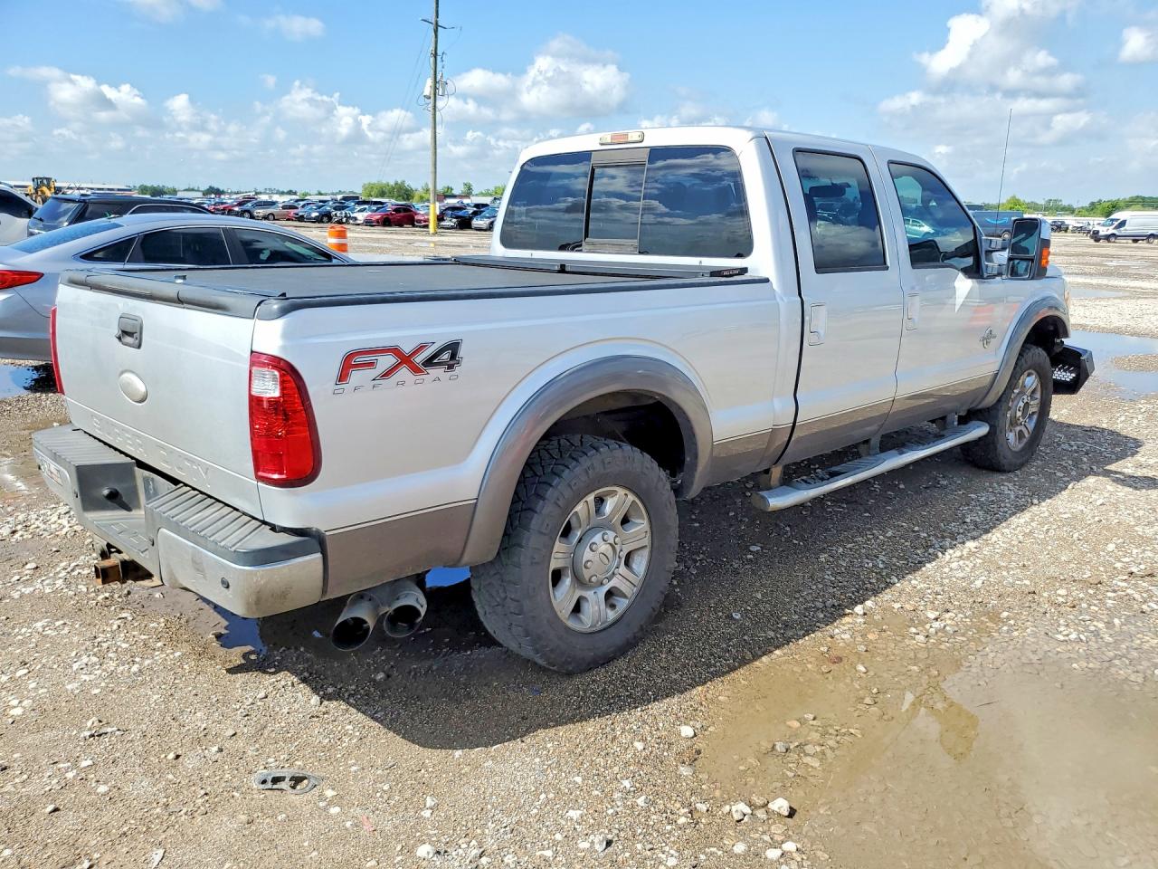 2012 Ford F250 Super Duty White vin: 1FT7W2BT2CEC09084