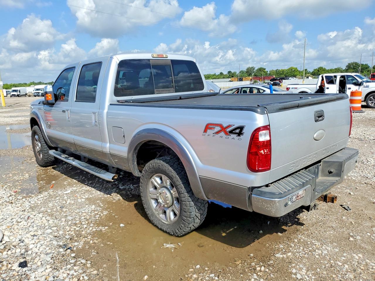 2012 Ford F250 Super Duty White vin: 1FT7W2BT2CEC09084