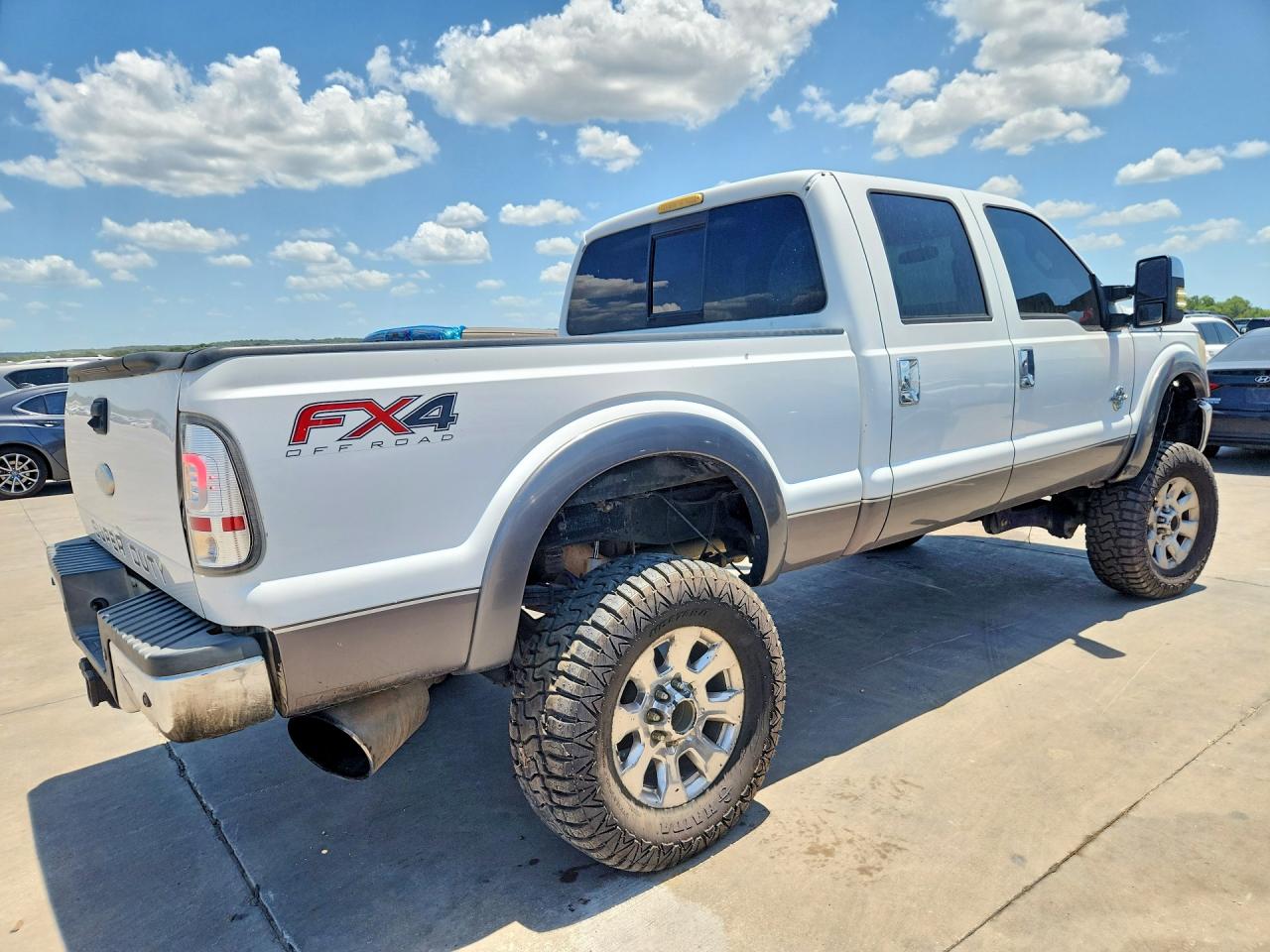 2012 Ford F250 Super Duty White vin: 1FT7W2BT2CEC53313