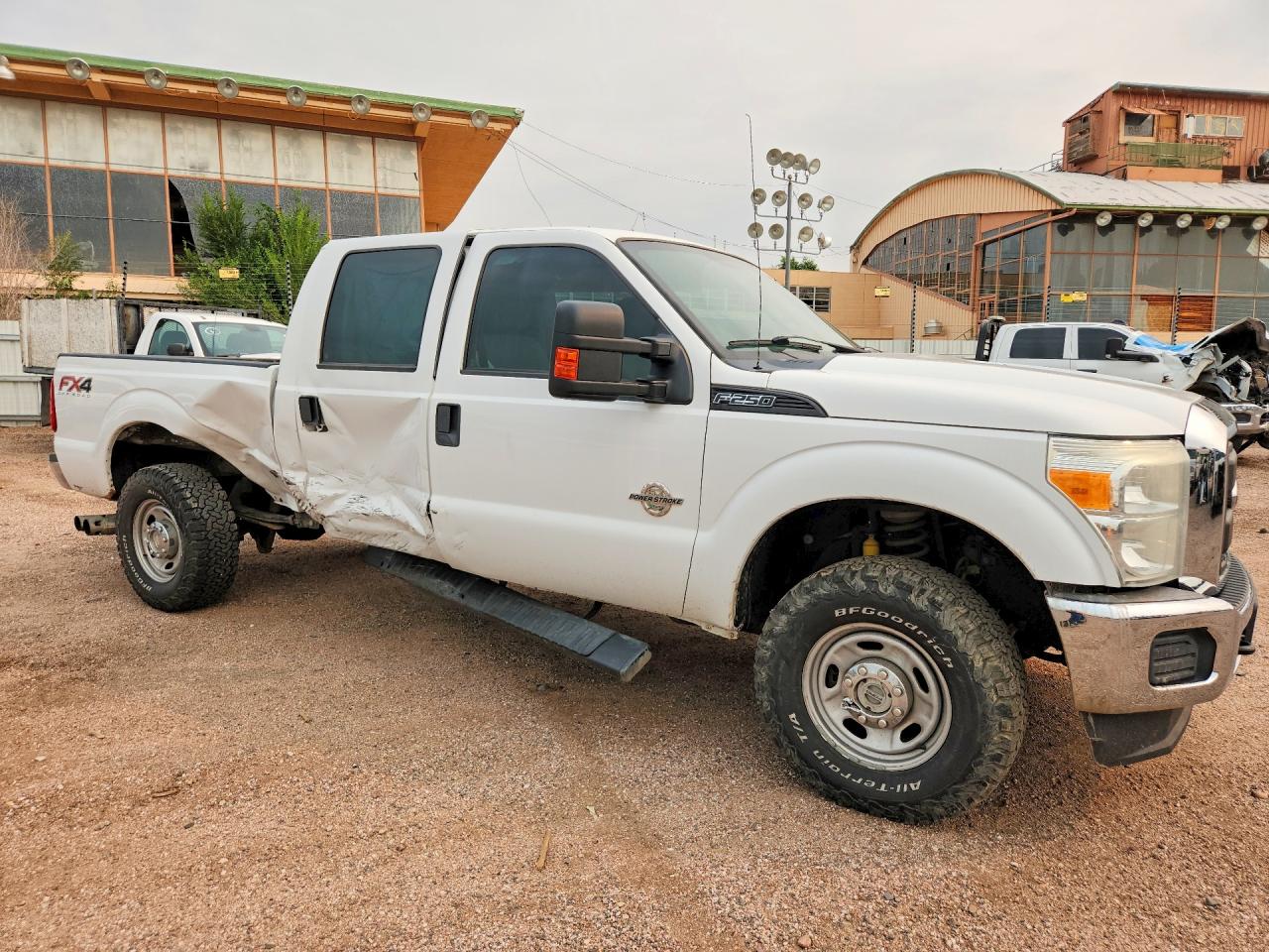 2014 Ford F250 Super Duty White vin: 1FT7W2BT2EEB01325