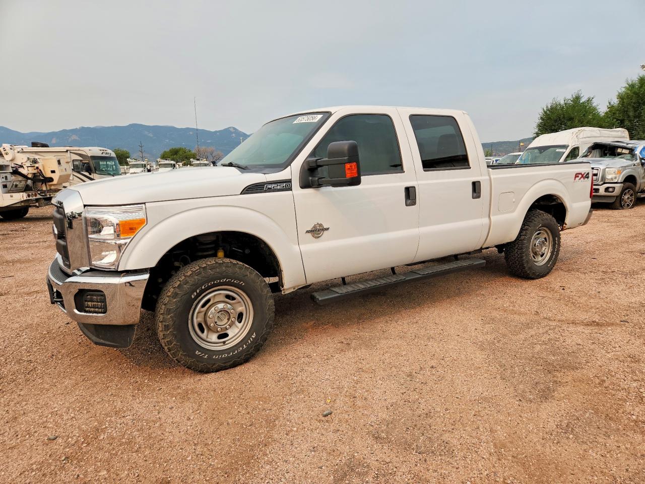 2014 Ford F250 Super Duty White vin: 1FT7W2BT2EEB01325