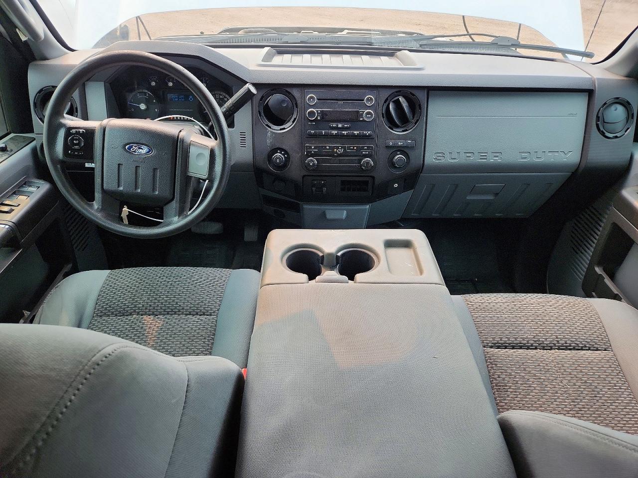2014 Ford F250 Super Duty White vin: 1FT7W2BT2EEB01325
