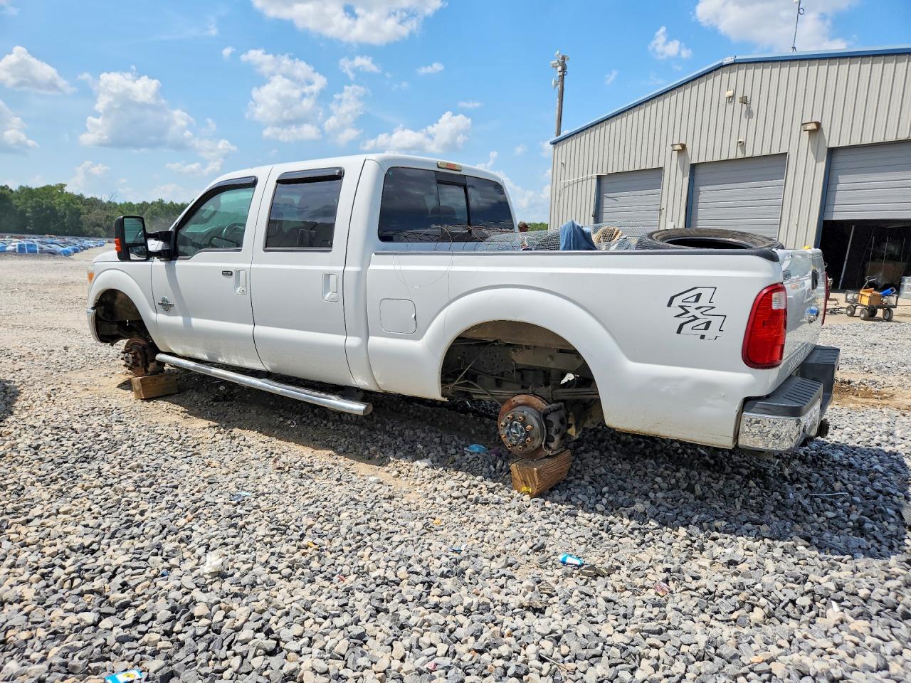2015 Ford F250 Super Duty White vin: 1FT7W2BT2FEA44383