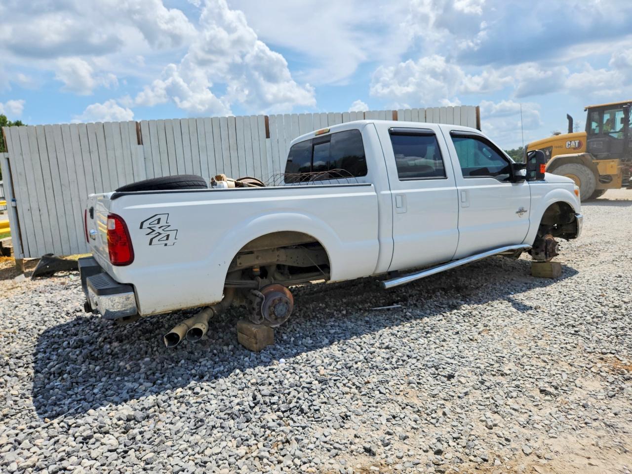 2015 Ford F250 Super Duty White vin: 1FT7W2BT2FEA44383
