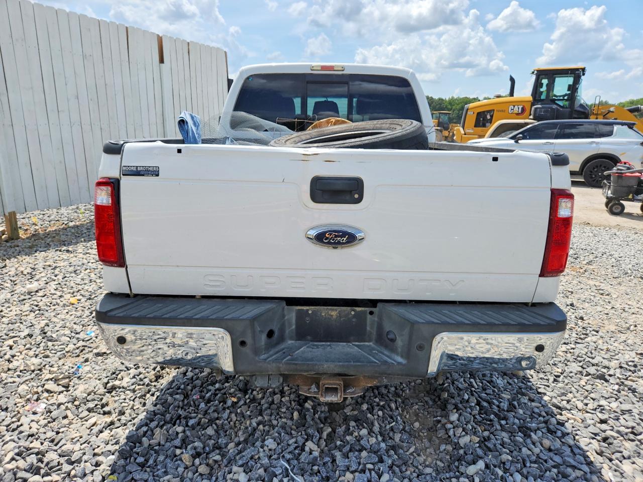 2015 Ford F250 Super Duty White vin: 1FT7W2BT2FEA44383