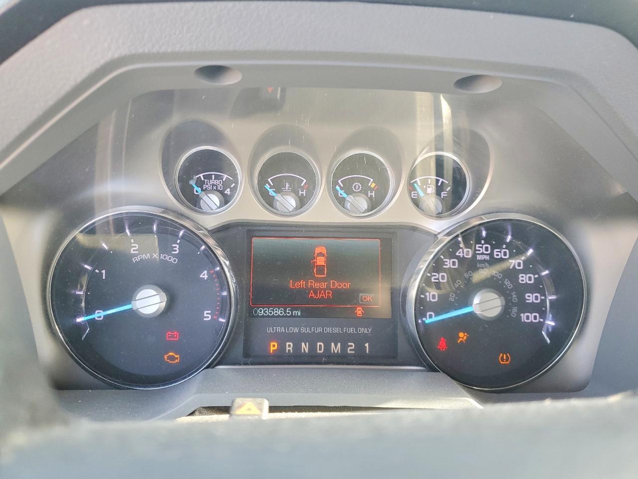 2015 Ford F250 Super Duty White vin: 1FT7W2BT2FEC63618