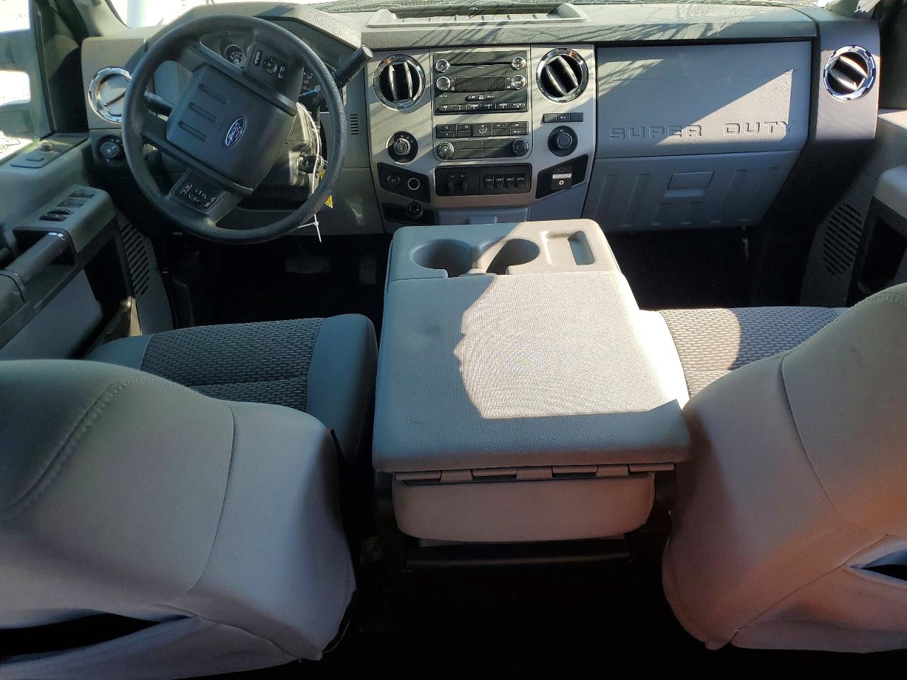2015 Ford F250 Super Duty White vin: 1FT7W2BT2FEC63618
