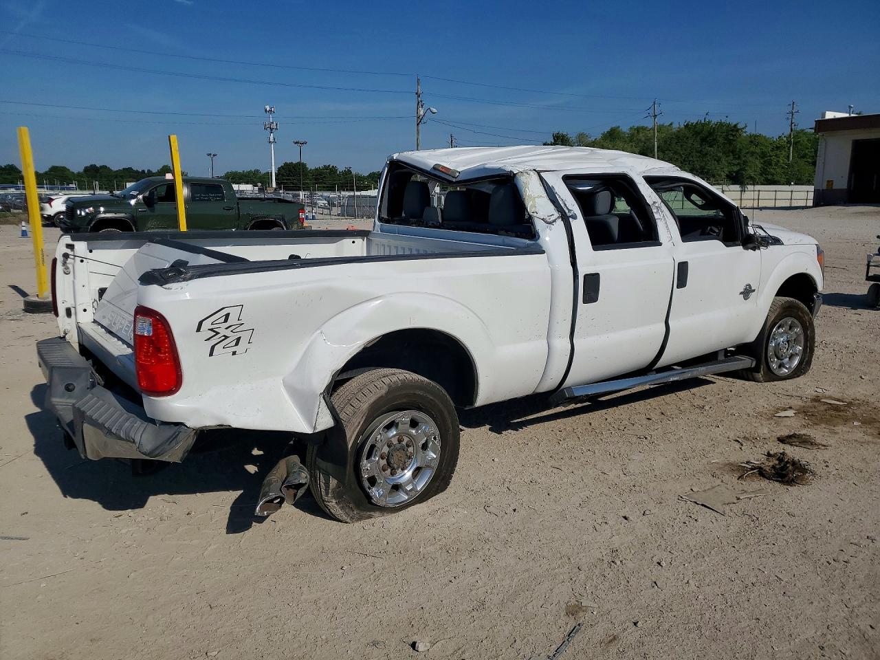 2015 Ford F250 Super Duty White vin: 1FT7W2BT2FEC63618