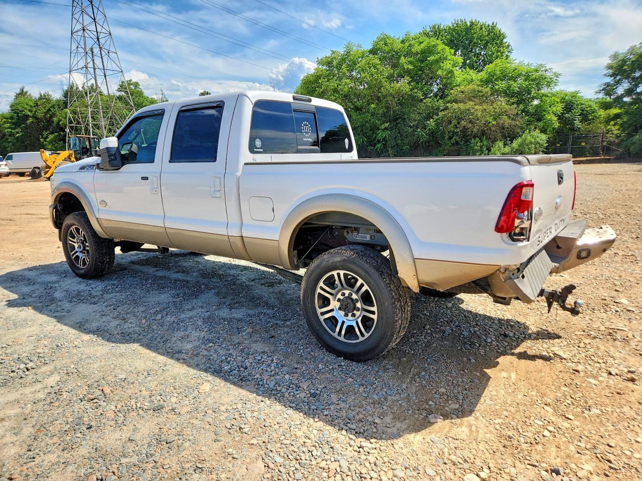 2011 Ford F250 Super Duty White vin: 1FT7W2BT3BEA88208