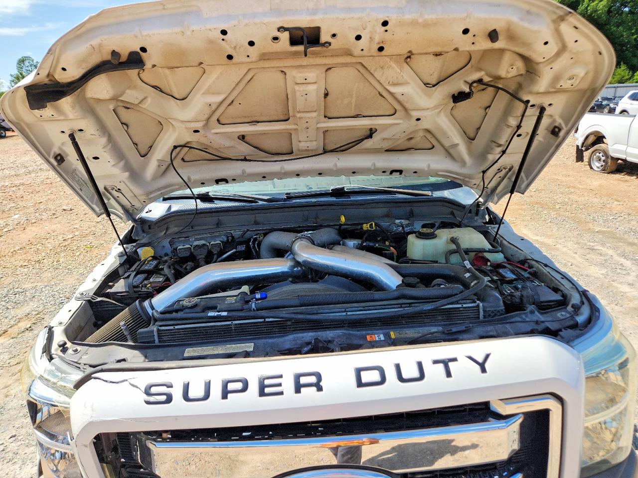 2011 Ford F250 Super Duty White vin: 1FT7W2BT3BEA88208