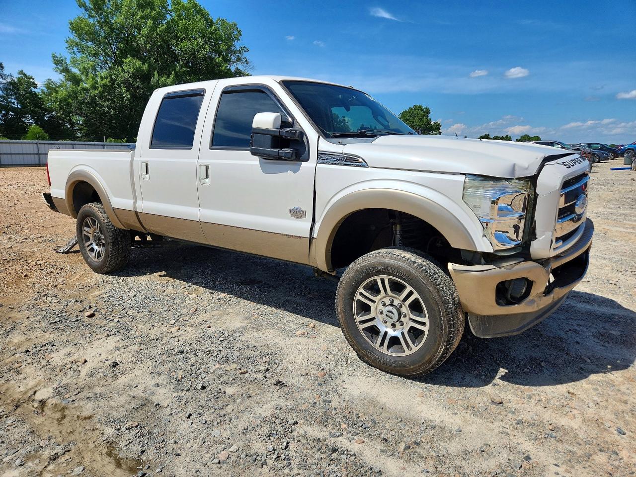 2011 Ford F250 Super Duty White vin: 1FT7W2BT3BEA88208