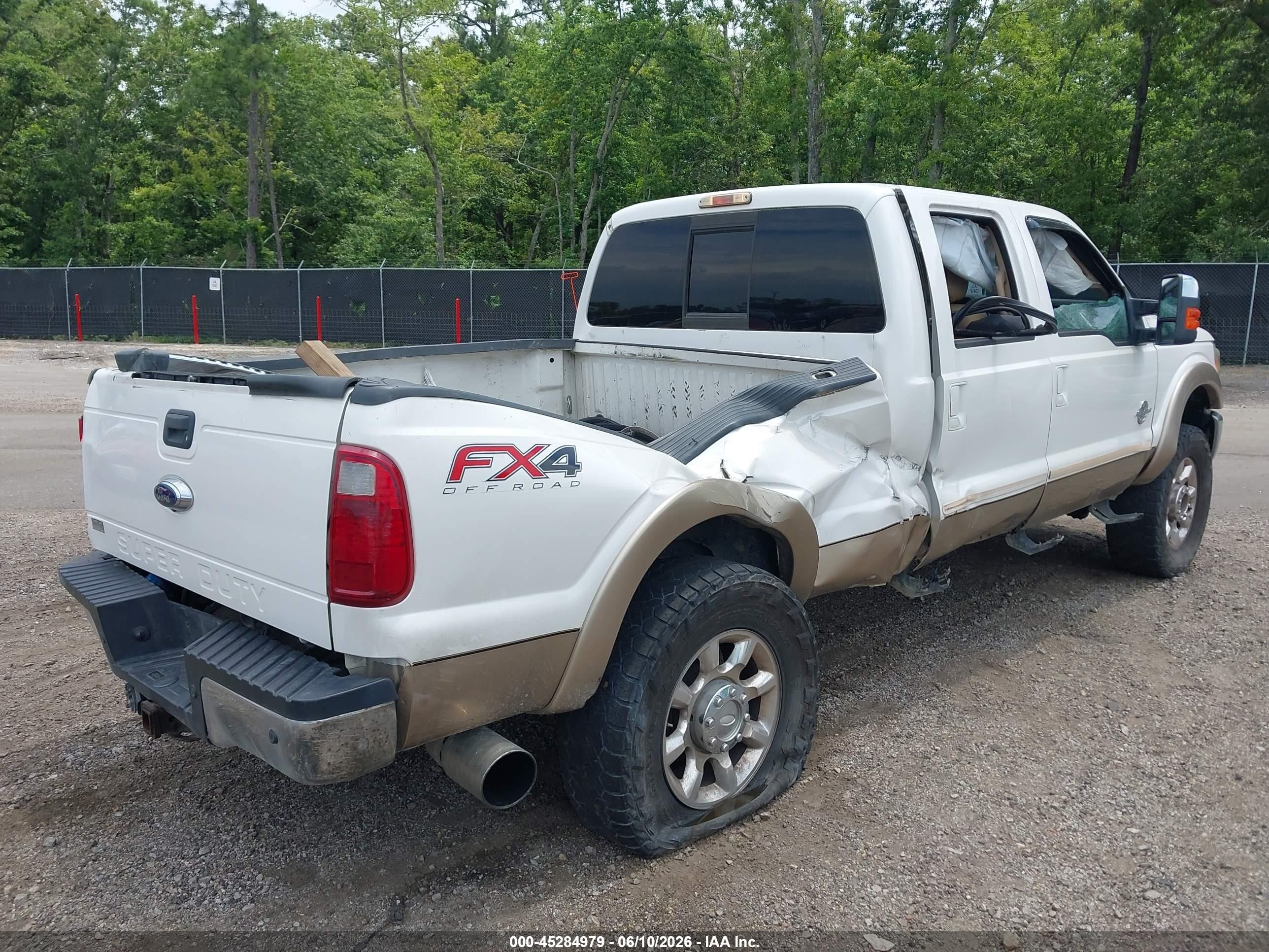 2013 Ford F-250 Lariat White vin: 1FT7W2BT3DEA46785