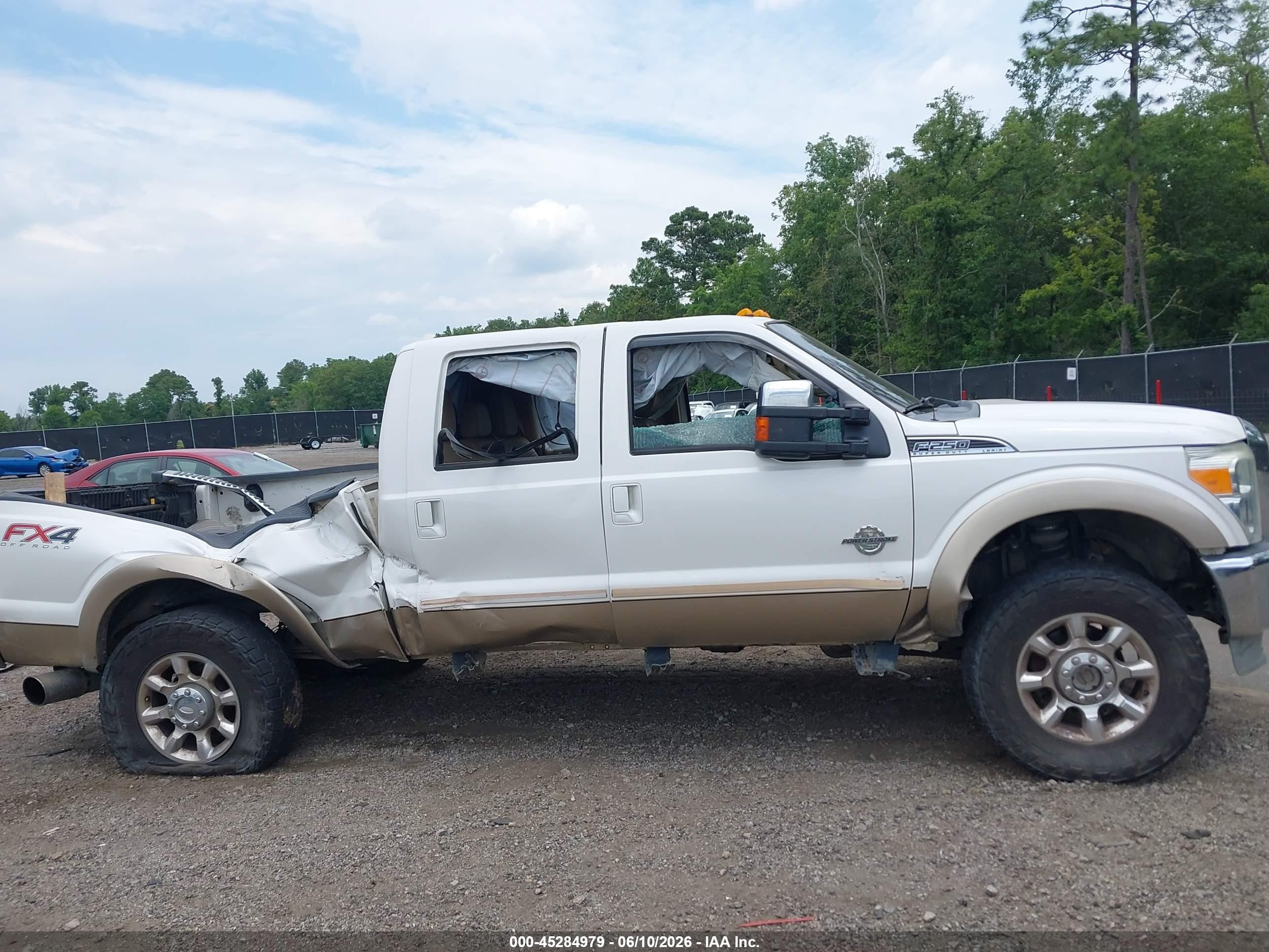 2013 Ford F-250 Lariat White vin: 1FT7W2BT3DEA46785