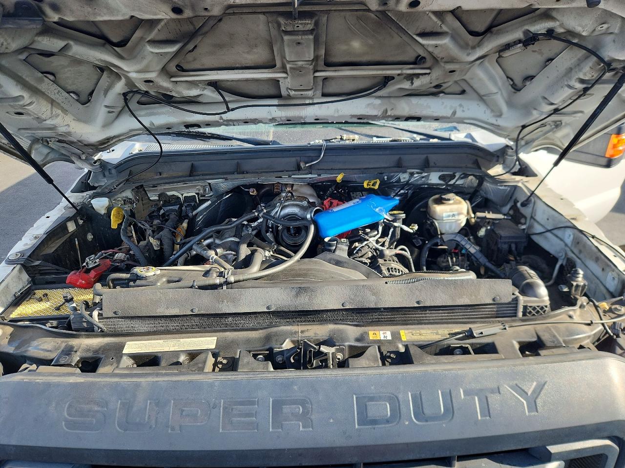 2015 Ford F250 Super Duty Белый vin: 1FT7W2BT3FEB04512