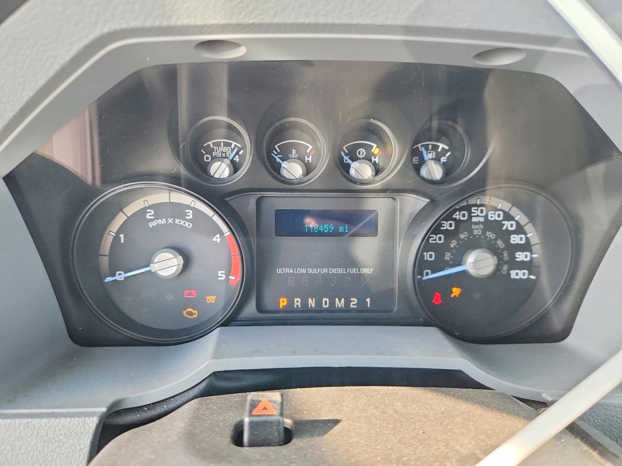 2015 Ford F250 Super Duty Белый vin: 1FT7W2BT3FEB04512