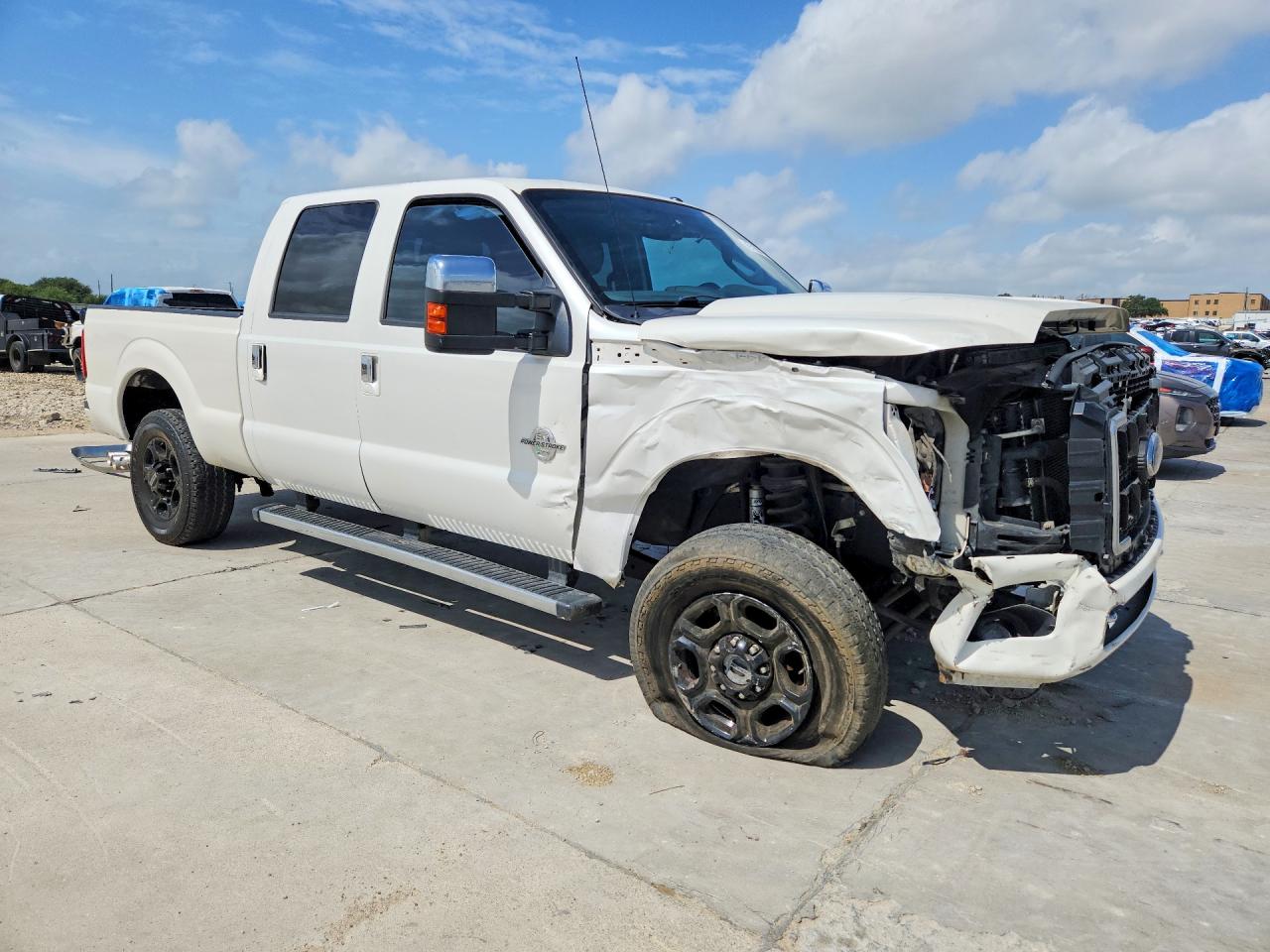 2015 Ford F250 Super Duty White vin: 1FT7W2BT3FEB68954