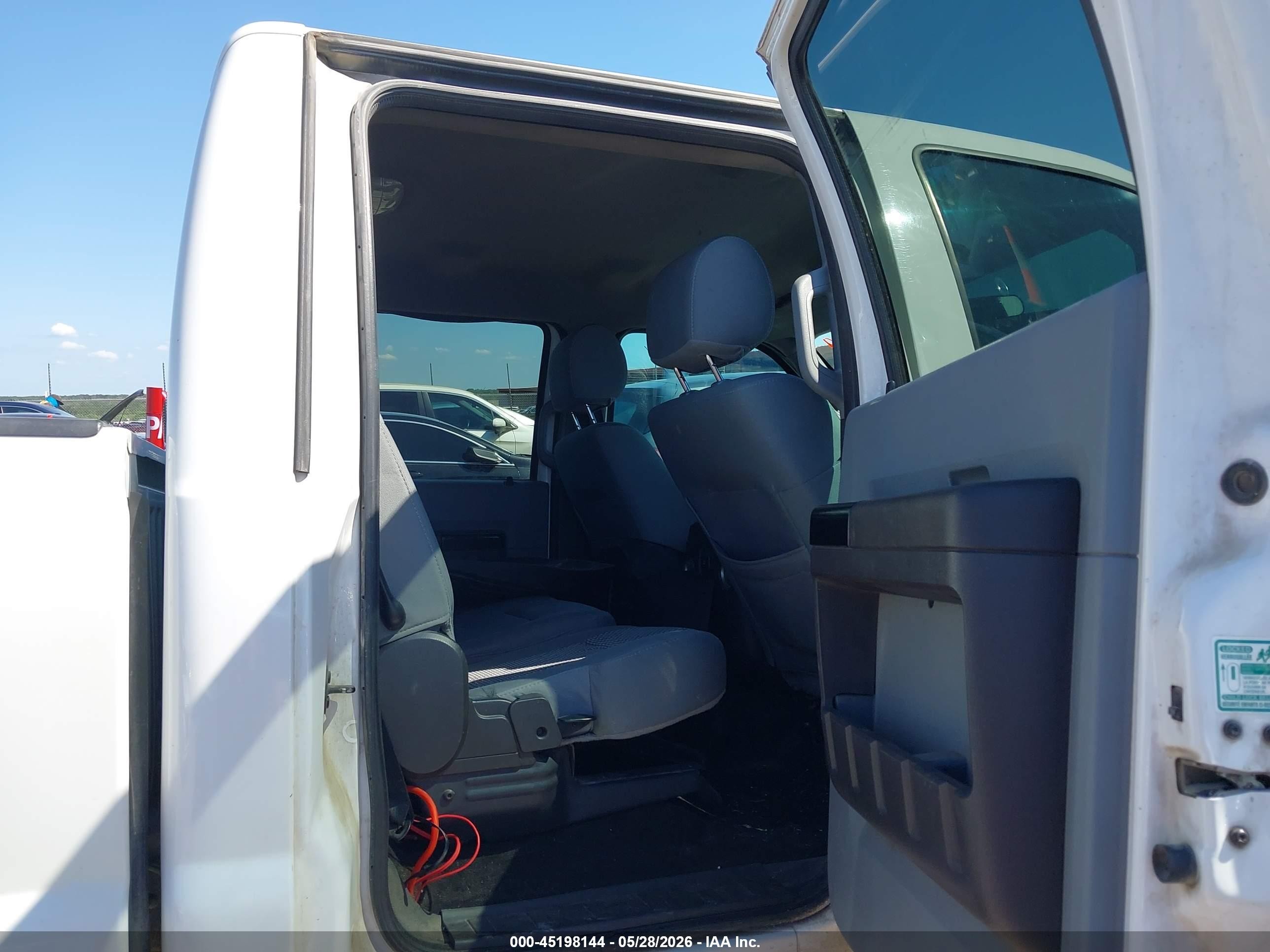2012 Ford F-250 Xlt White vin: 1FT7W2BT4CEB53178