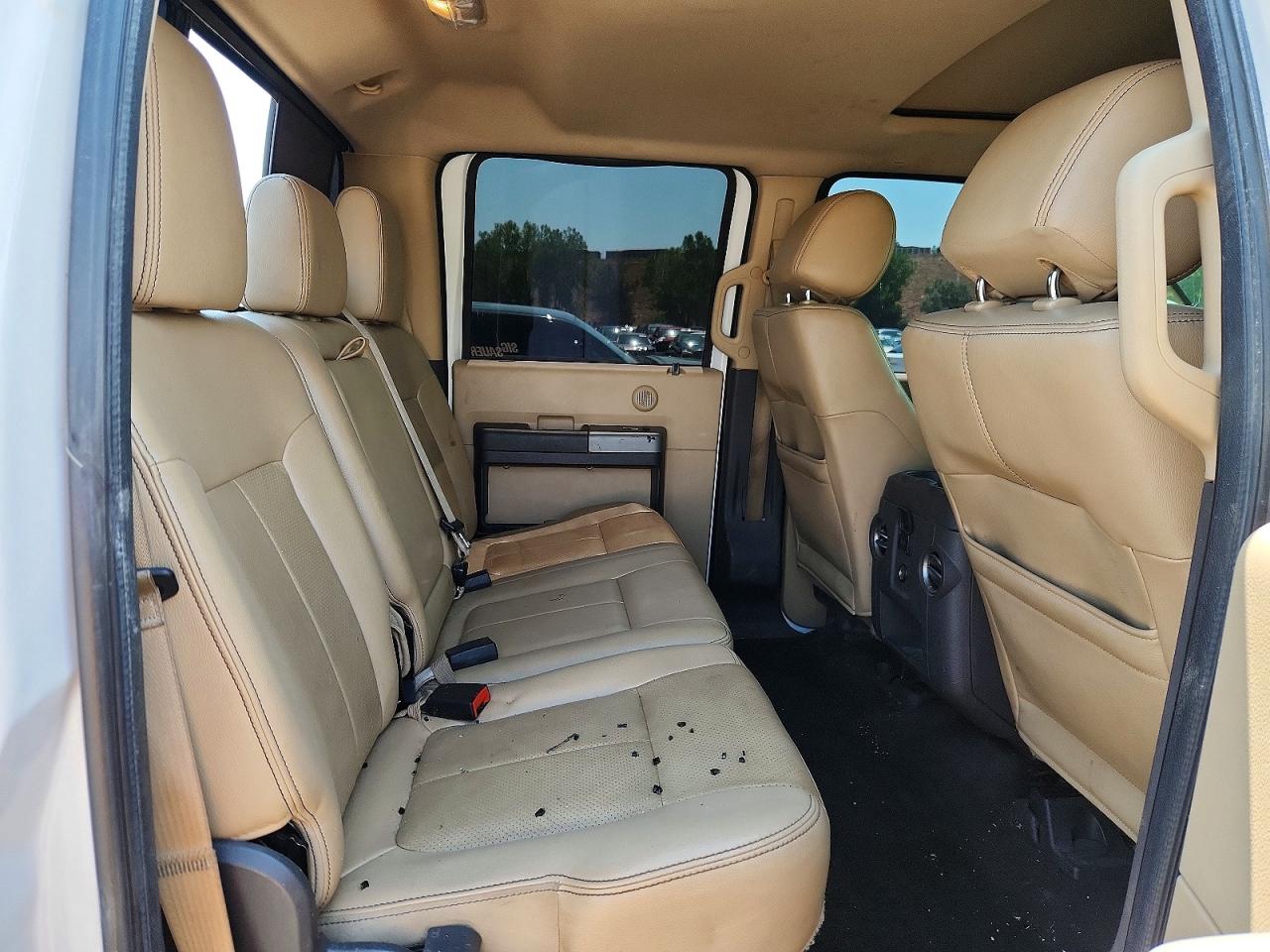 2014 Ford F250 Super Duty White vin: 1FT7W2BT4EEB07448