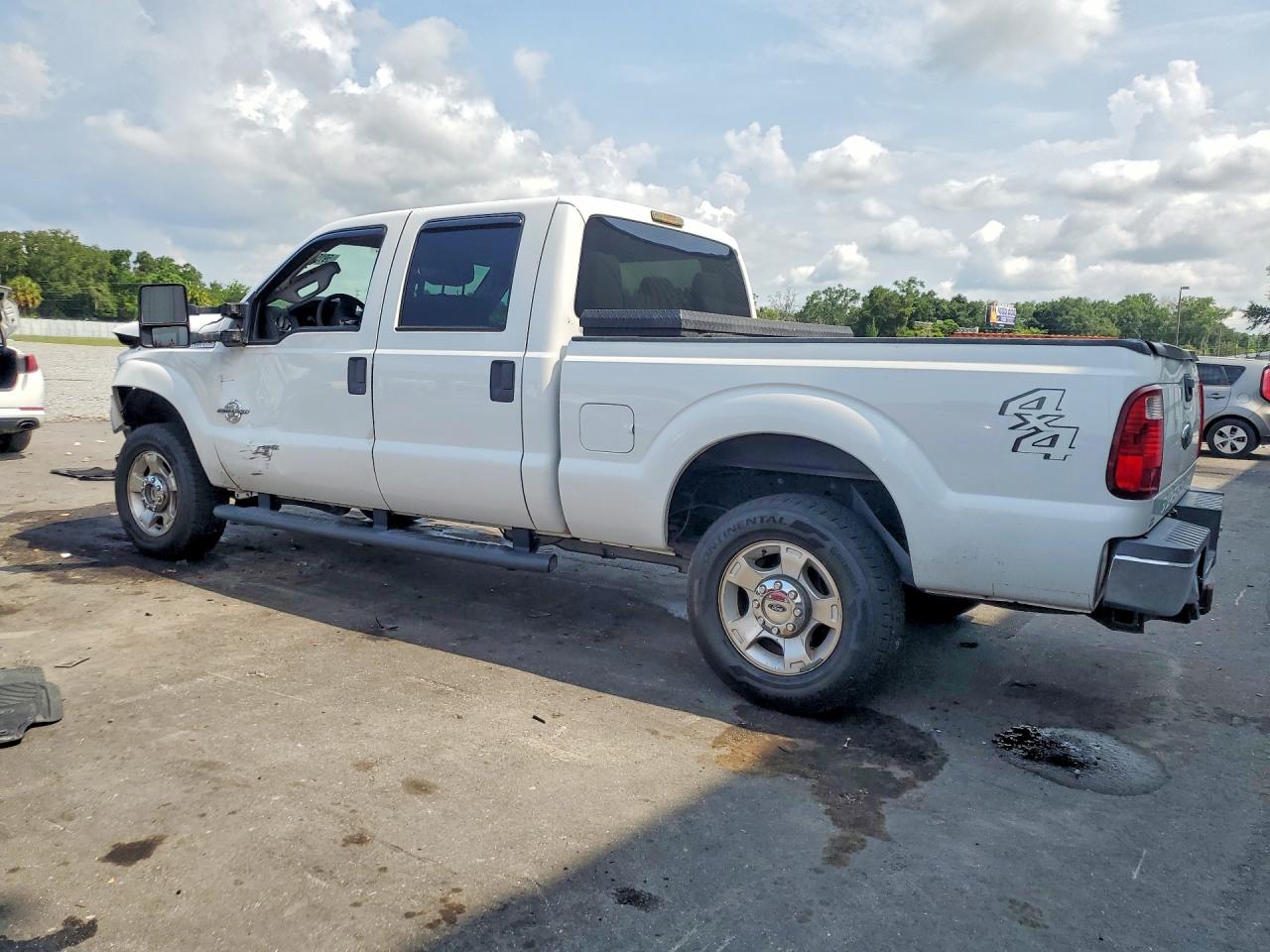 2015 Ford F250 Super Duty White vin: 1FT7W2BT4FEB44940