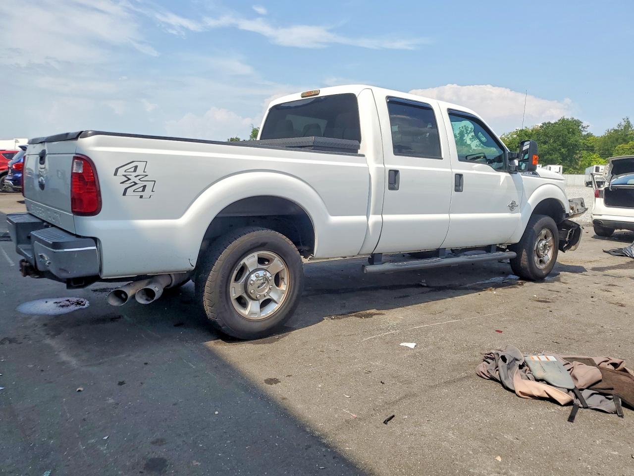 2015 Ford F250 Super Duty White vin: 1FT7W2BT4FEB44940