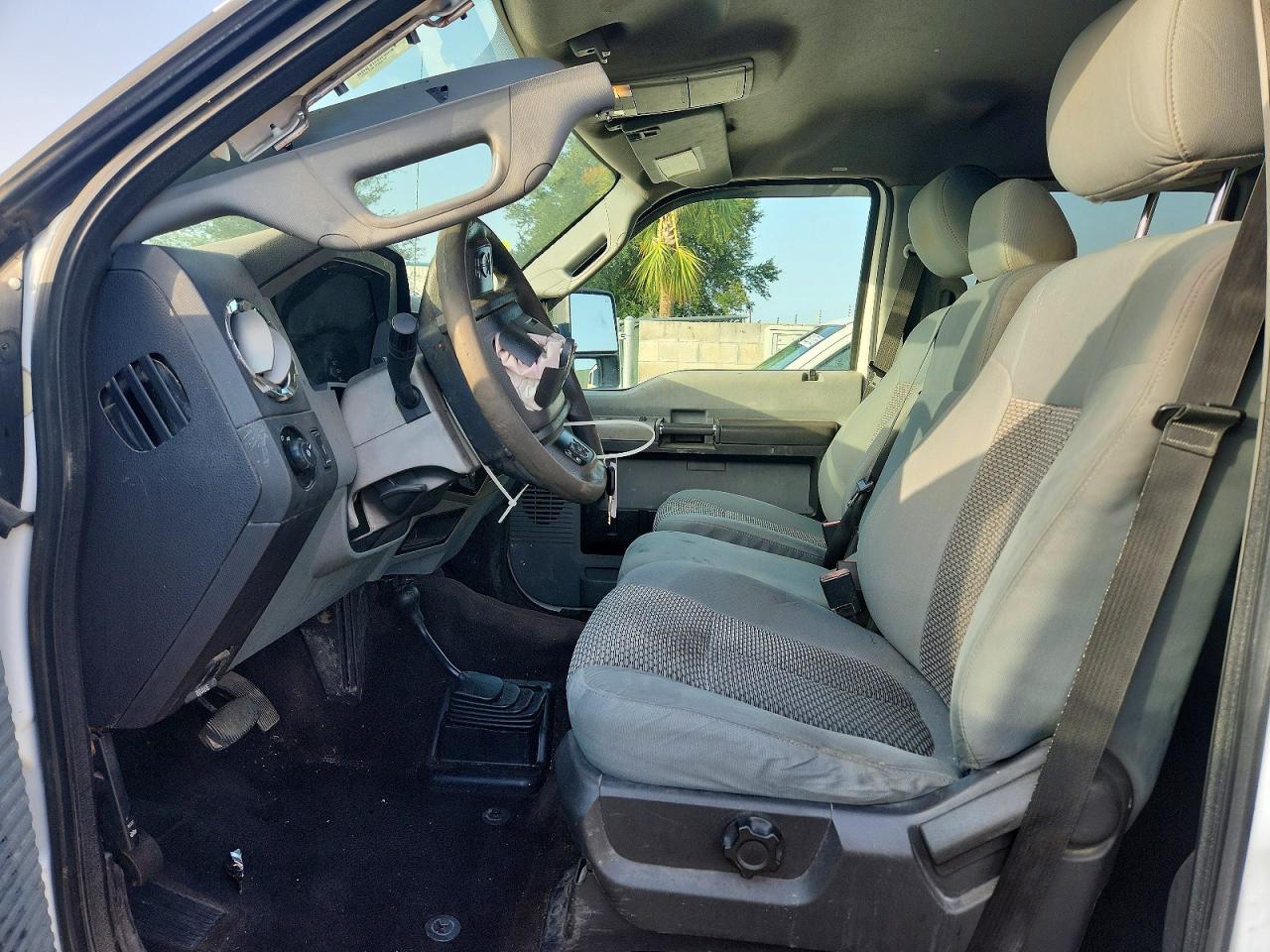 2015 Ford F250 Super Duty White vin: 1FT7W2BT4FEB44940