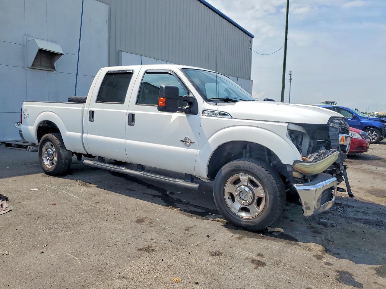 2015 Ford F250 Super Duty White vin: 1FT7W2BT4FEB44940