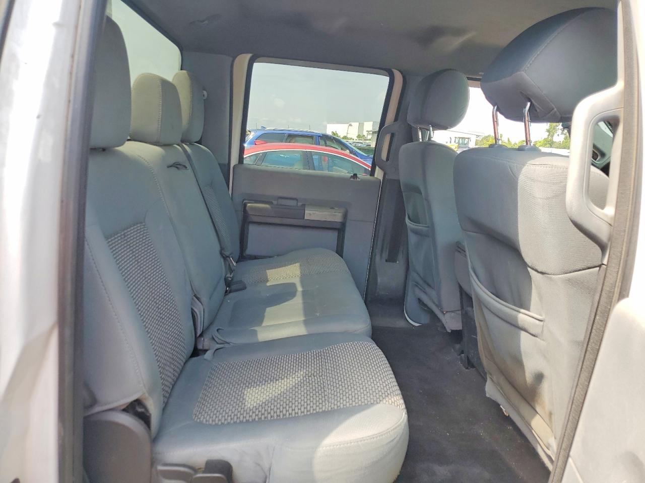 2015 Ford F250 Super Duty White vin: 1FT7W2BT4FEB44940