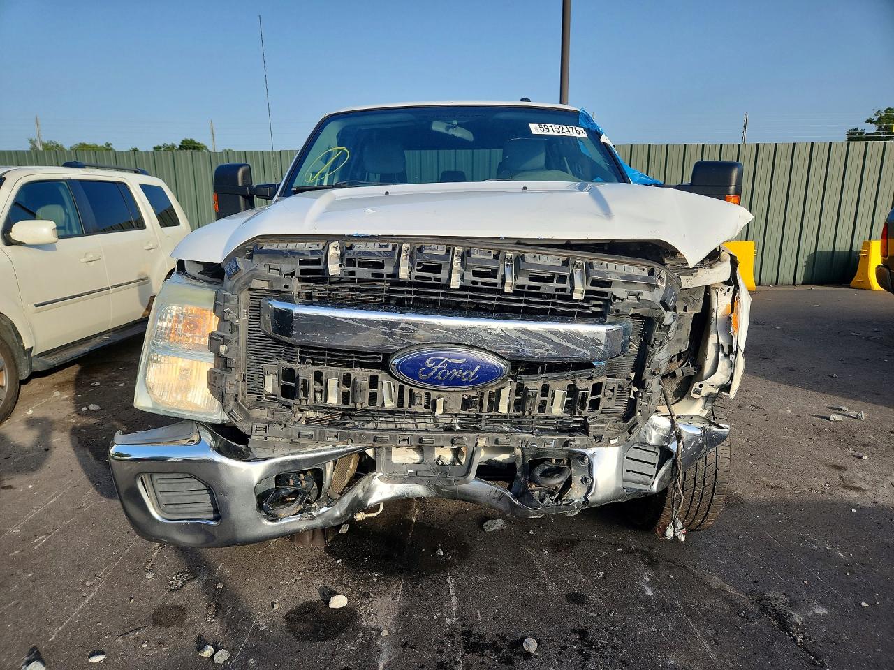 2015 Ford F250 Super Duty White vin: 1FT7W2BT4FEB44940