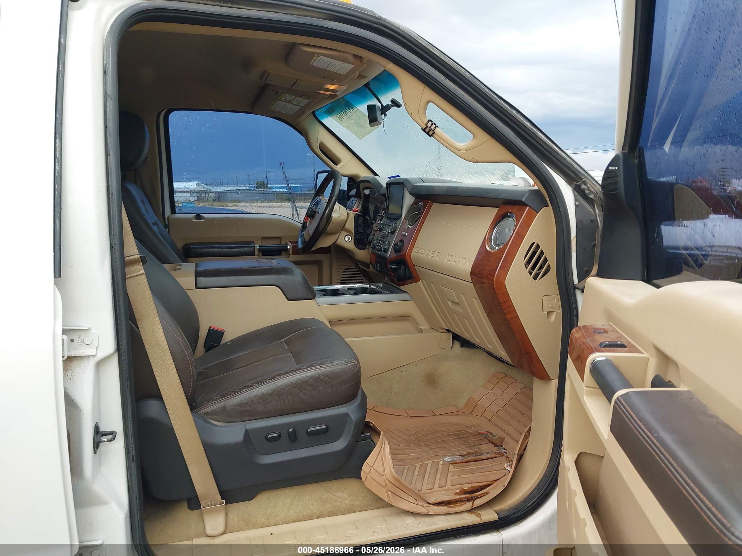 2015 Ford F-250 Lariat White vin: 1FT7W2BT4FEC02187