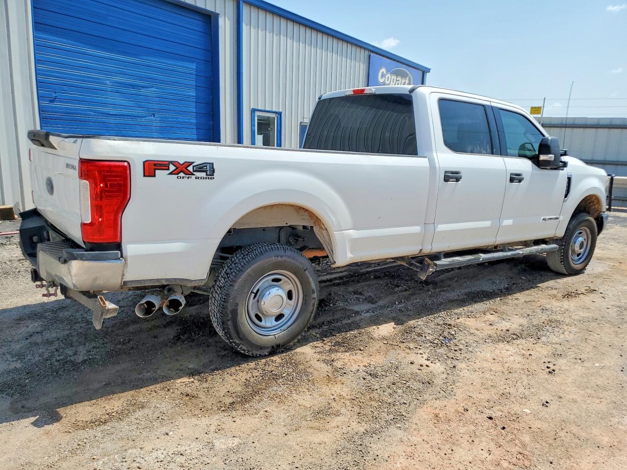 2018 Ford F250 Super Duty White vin: 1FT7W2BT4JEC38891