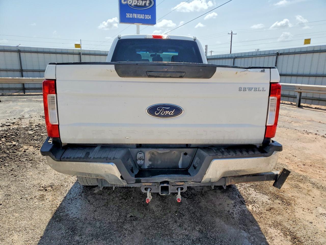 2018 Ford F250 Super Duty White vin: 1FT7W2BT4JEC38891