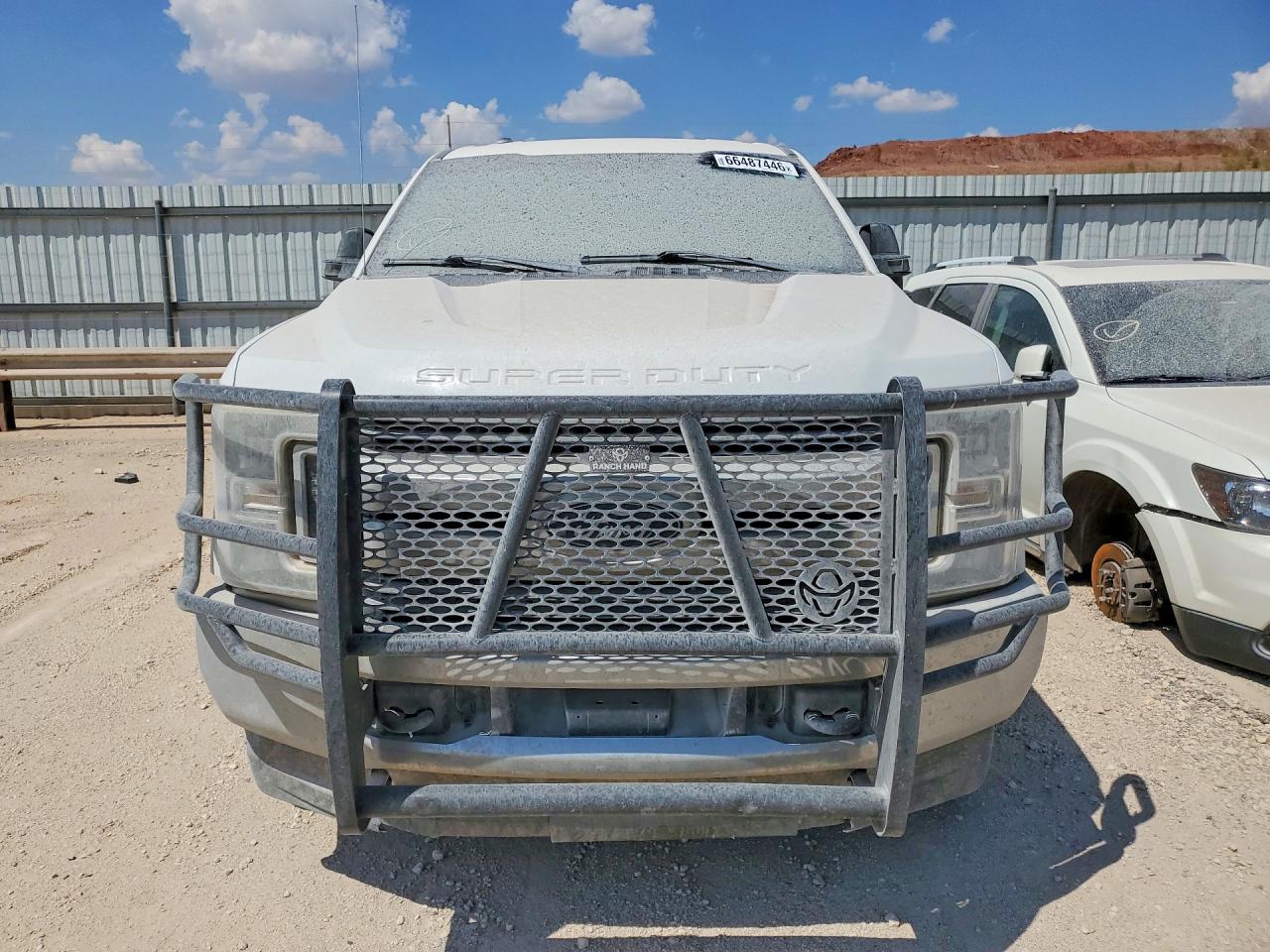 2018 Ford F250 Super Duty White vin: 1FT7W2BT4JEC38891