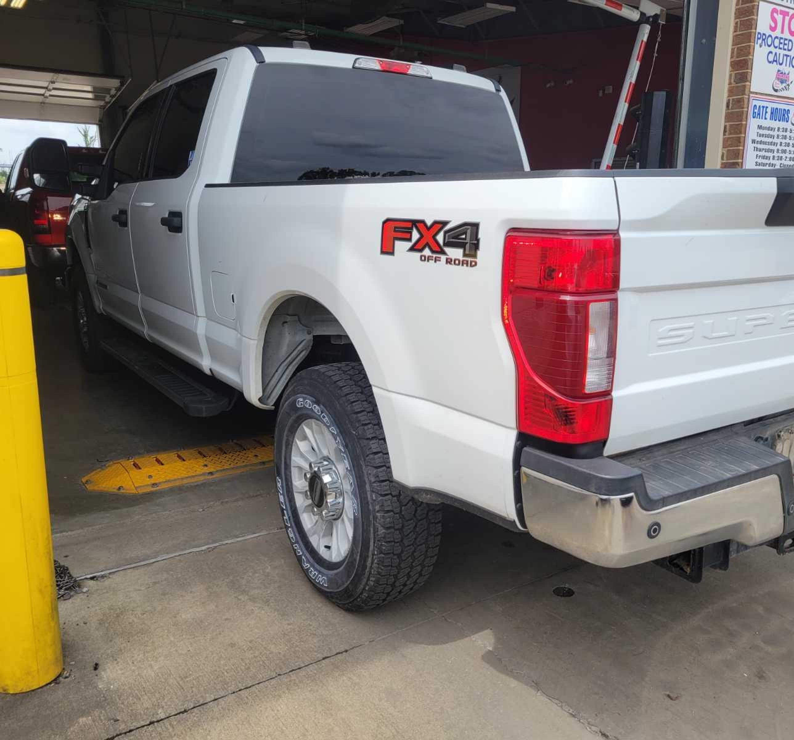 2021 Ford F250 Super Duty vin: 1FT7W2BT4MED57335
