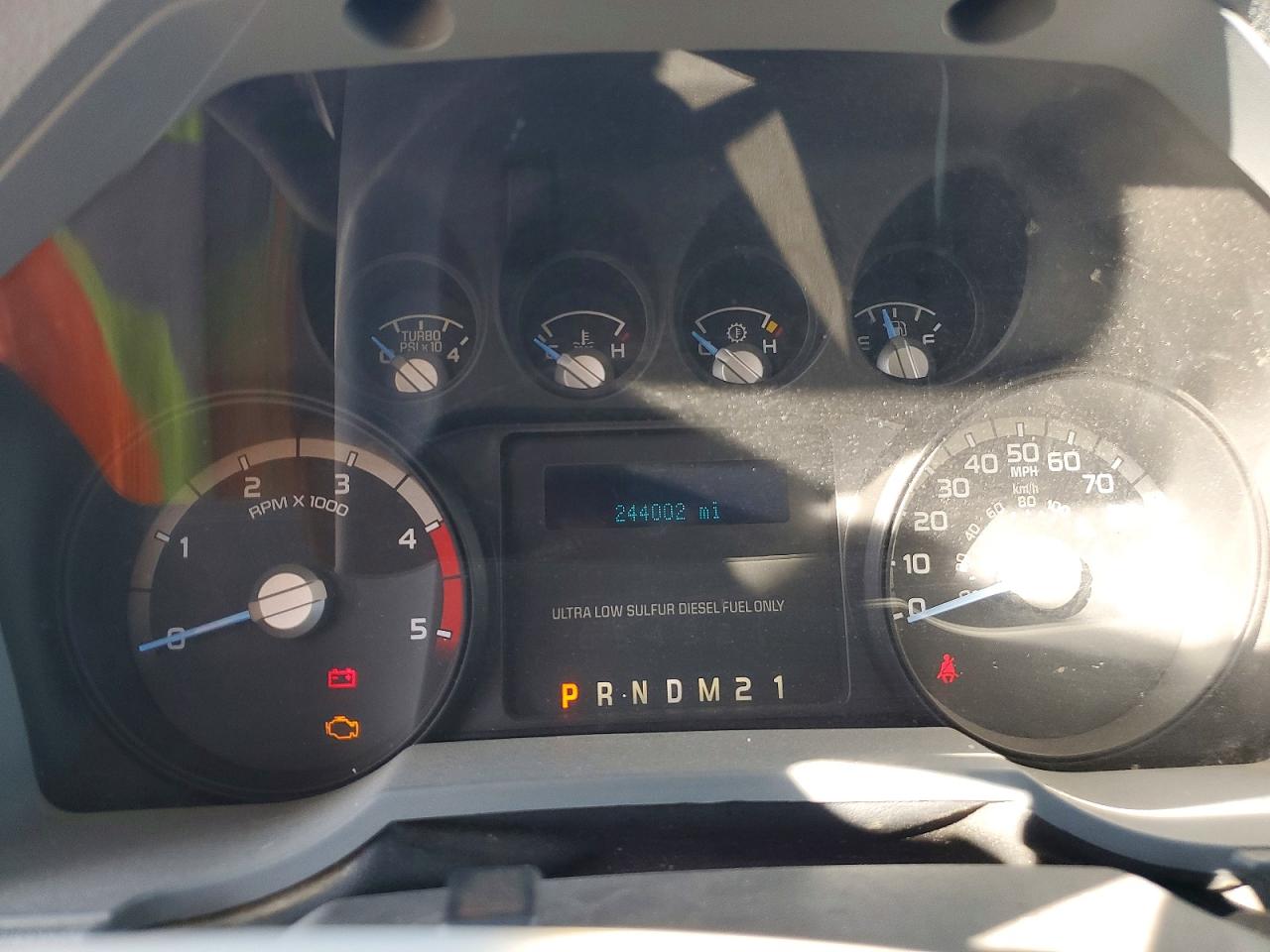 2014 Ford F250 Super Duty White vin: 1FT7W2BT5EEA10758
