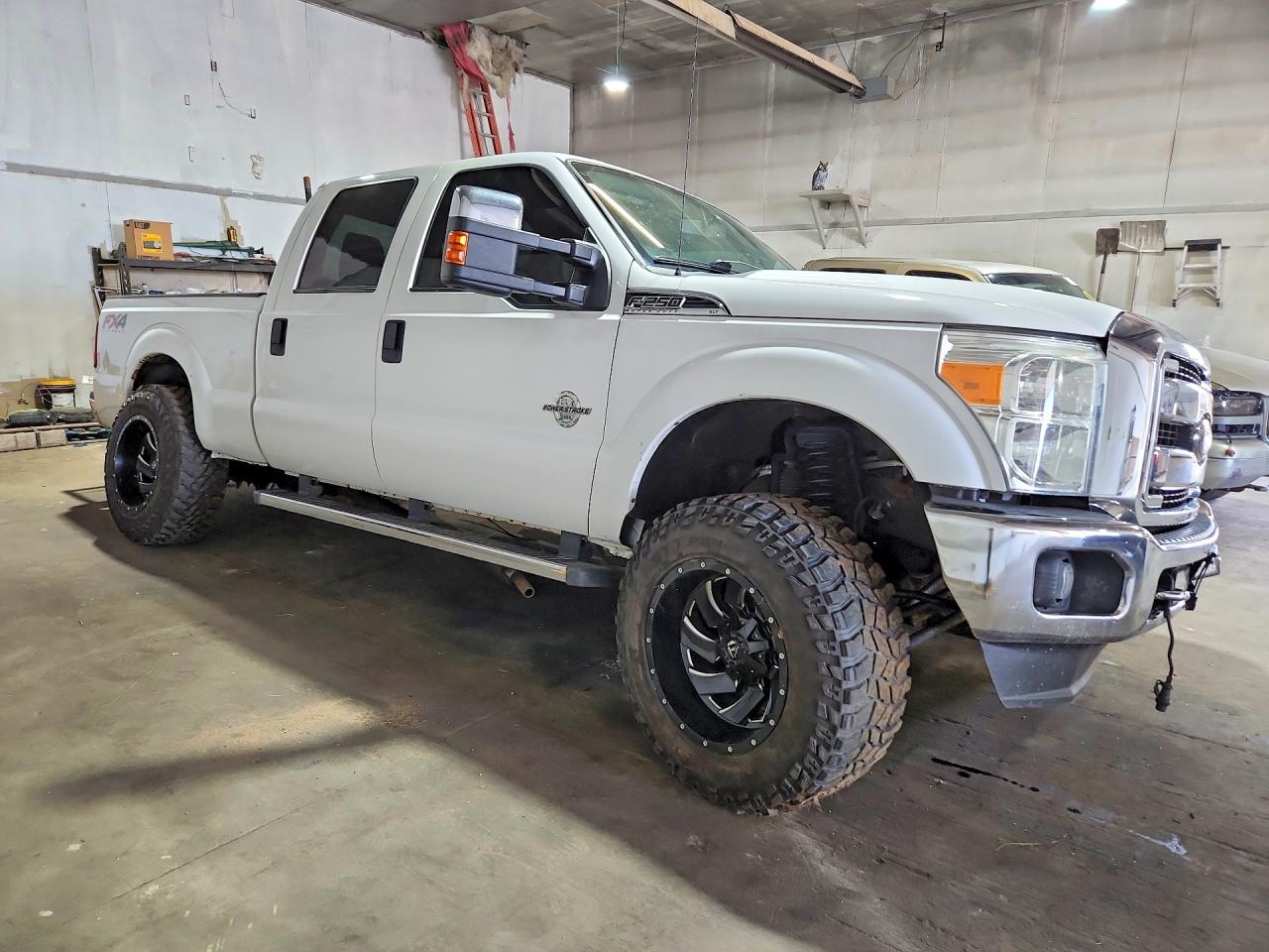 2015 Ford F250 Super Duty White vin: 1FT7W2BT5FEB76540