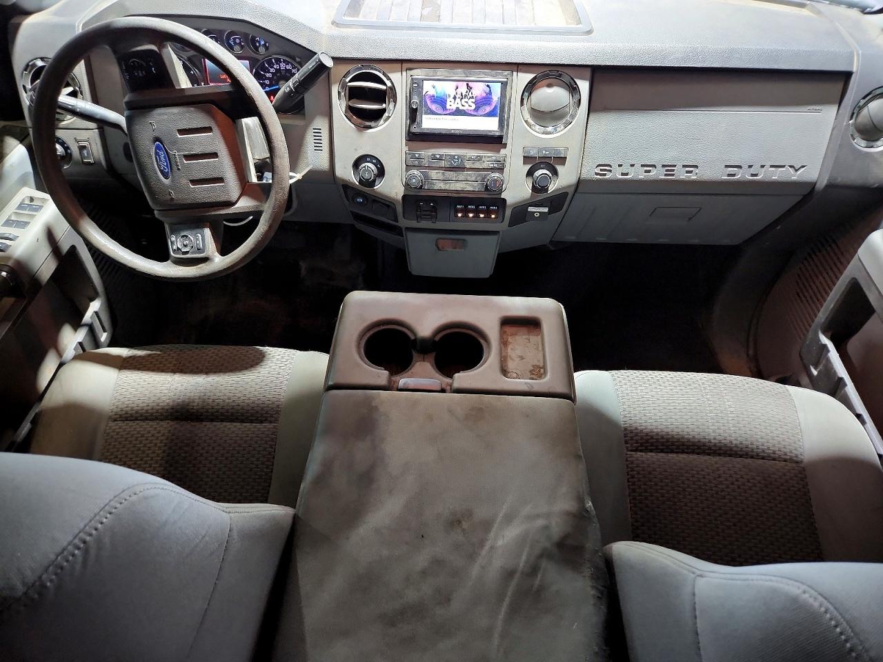 2015 Ford F250 Super Duty White vin: 1FT7W2BT5FEB76540