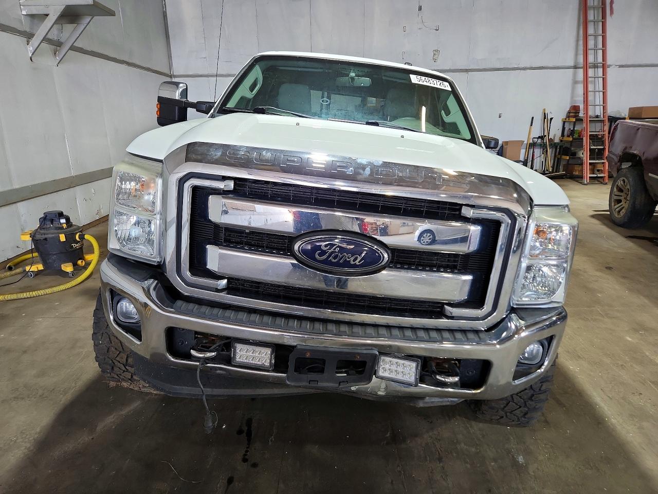 2015 Ford F250 Super Duty White vin: 1FT7W2BT5FEB76540