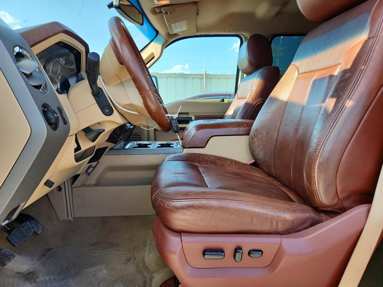 2012 Ford F250 Super Duty White vin: 1FT7W2BT6CEB06069