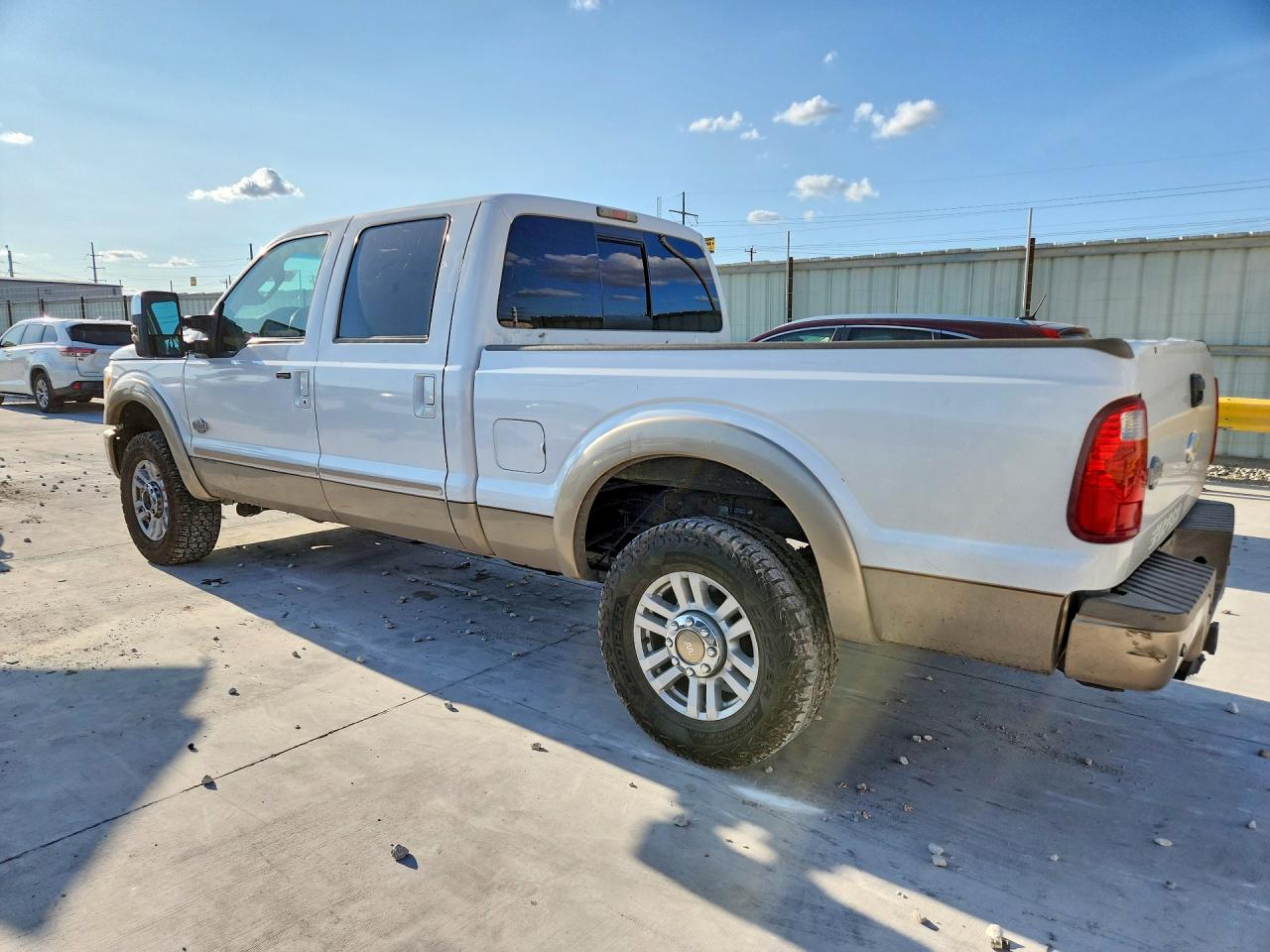 2012 Ford F250 Super Duty White vin: 1FT7W2BT6CEB06069