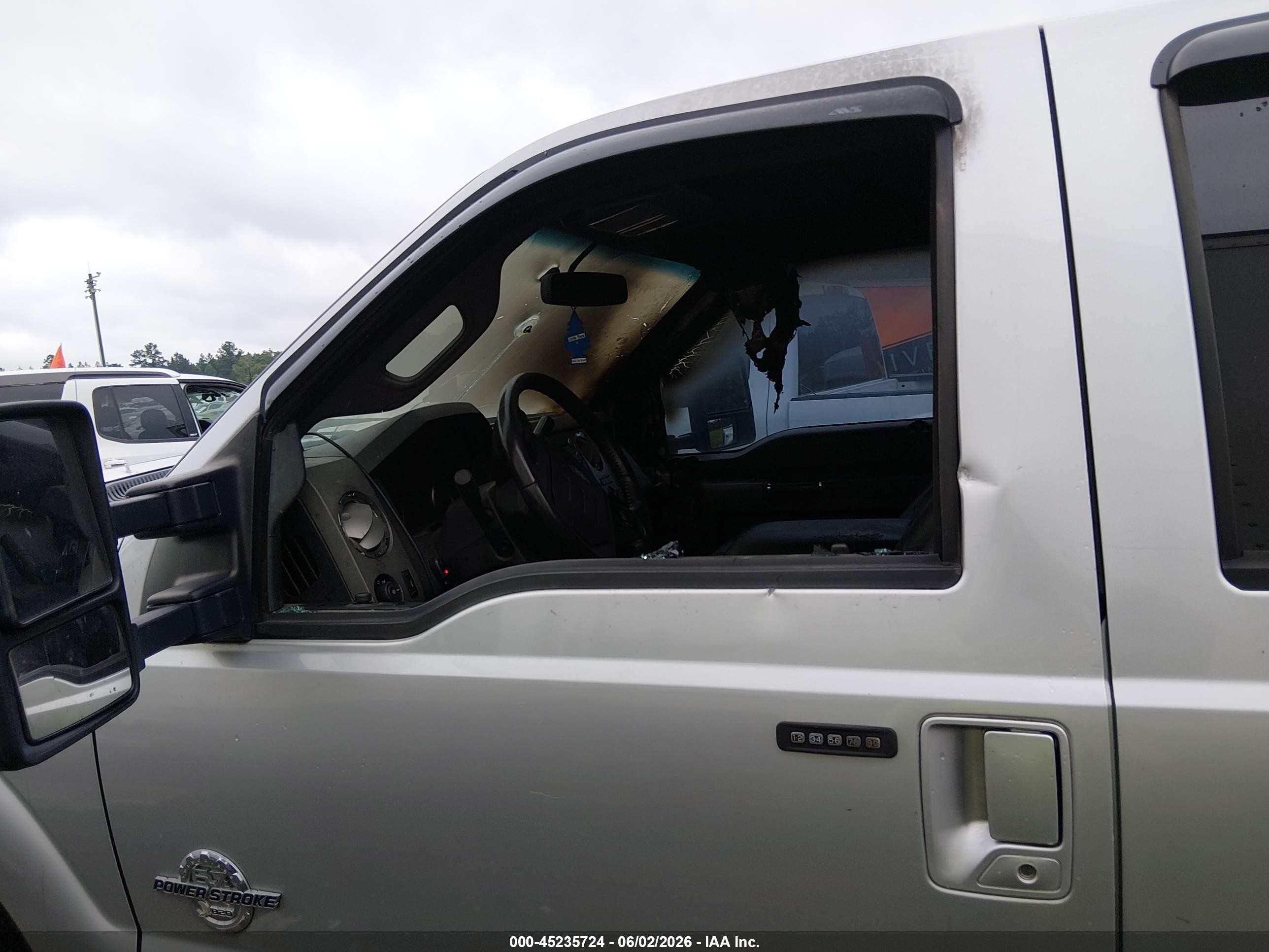 2012 Ford F-250 Lariat White vin: 1FT7W2BT6CEB98719
