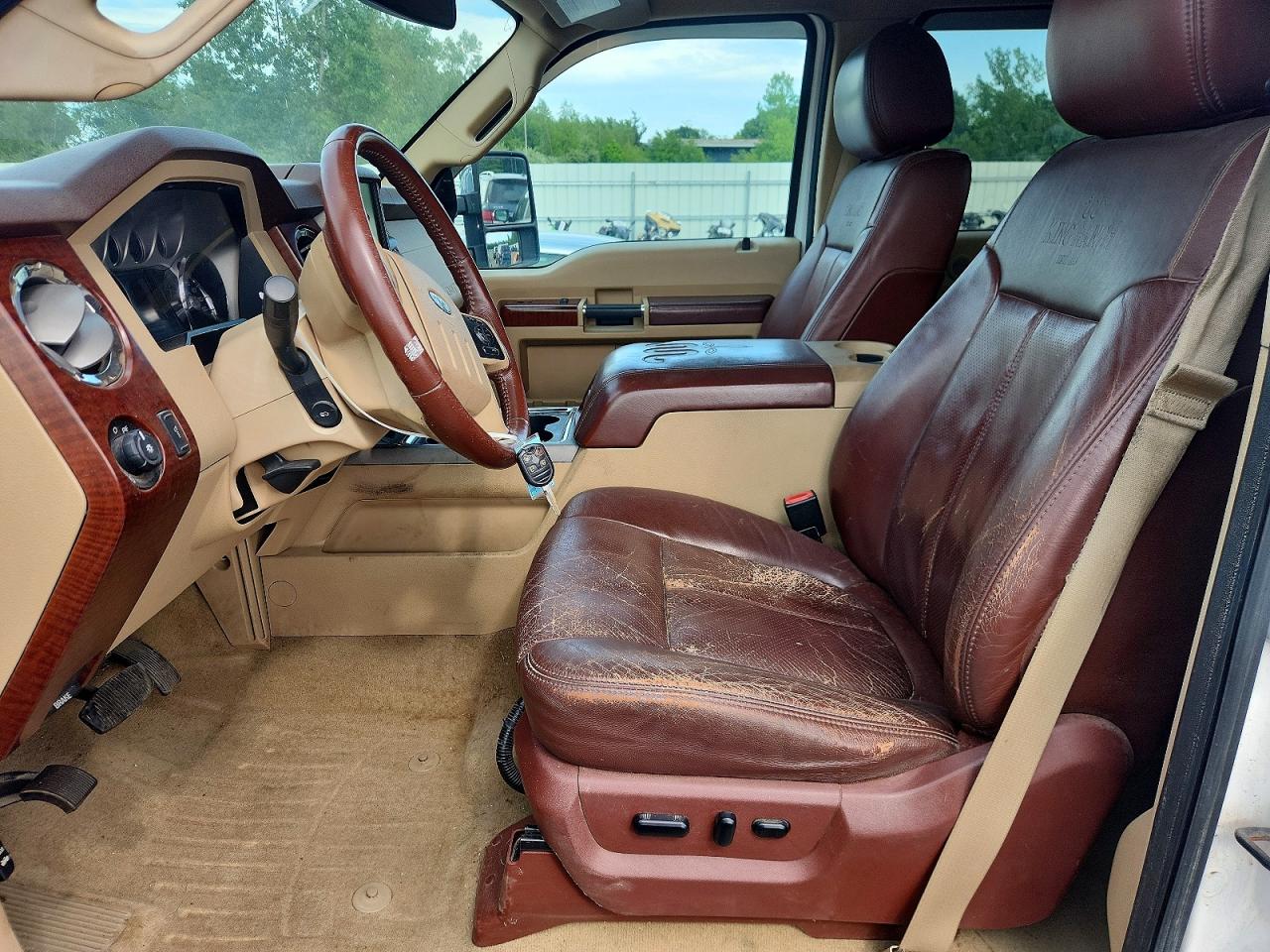 2014 Ford F250 Super Duty White vin: 1FT7W2BT6EEB24722
