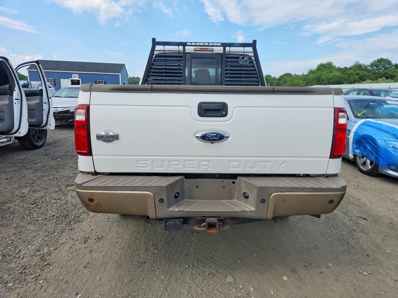2014 Ford F250 Super Duty White vin: 1FT7W2BT6EEB24722