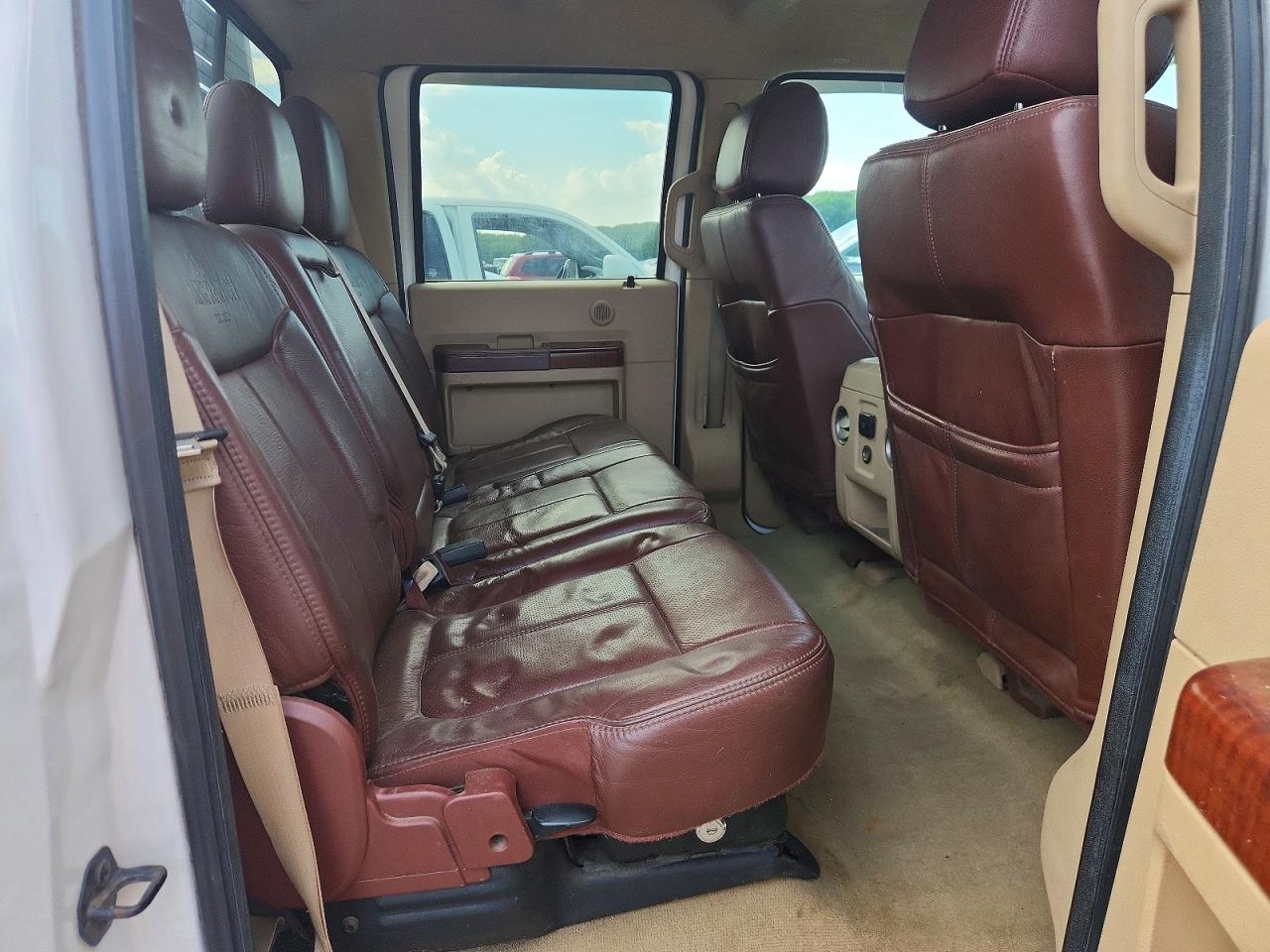 2014 Ford F250 Super Duty White vin: 1FT7W2BT6EEB24722