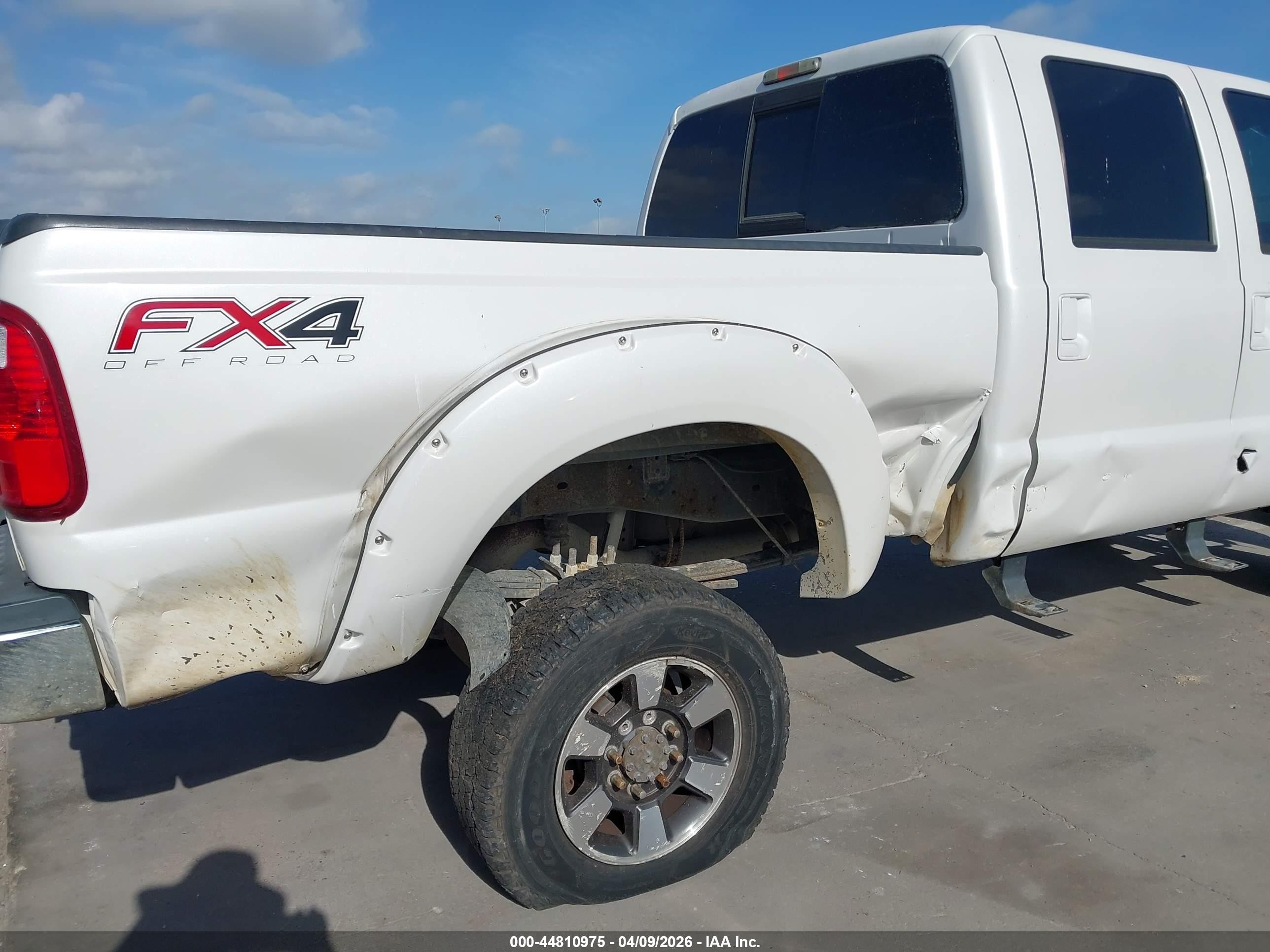 2015 Ford F-250 Lariat White vin: 1FT7W2BT6FEA18448